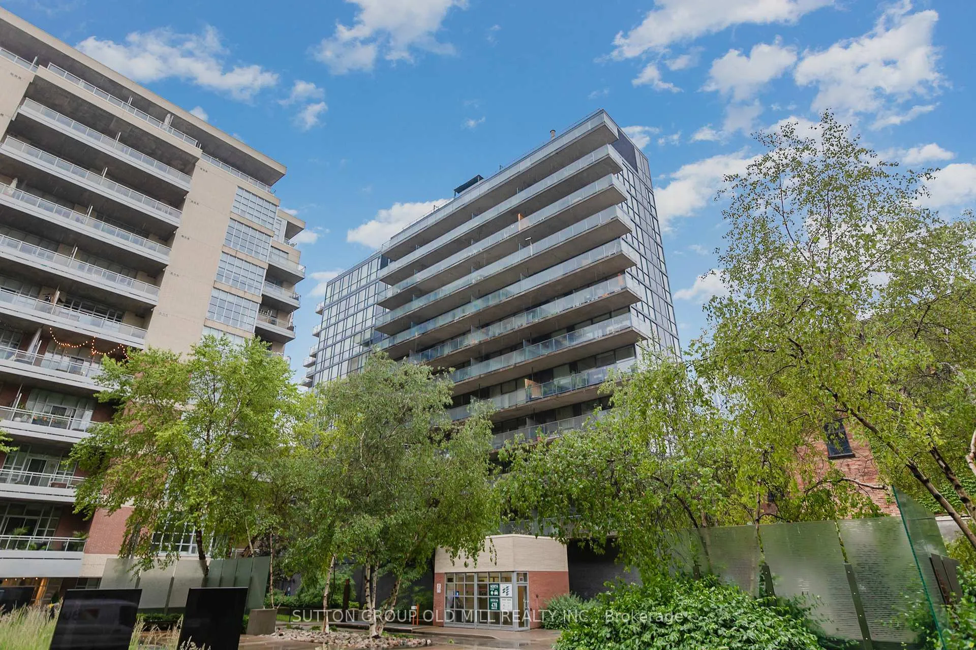 Front of Unit 704, 478 King Street W