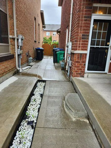 Photo 3 of 13 Rocky Point Crescent, Brampton, Madoc — HOMEH