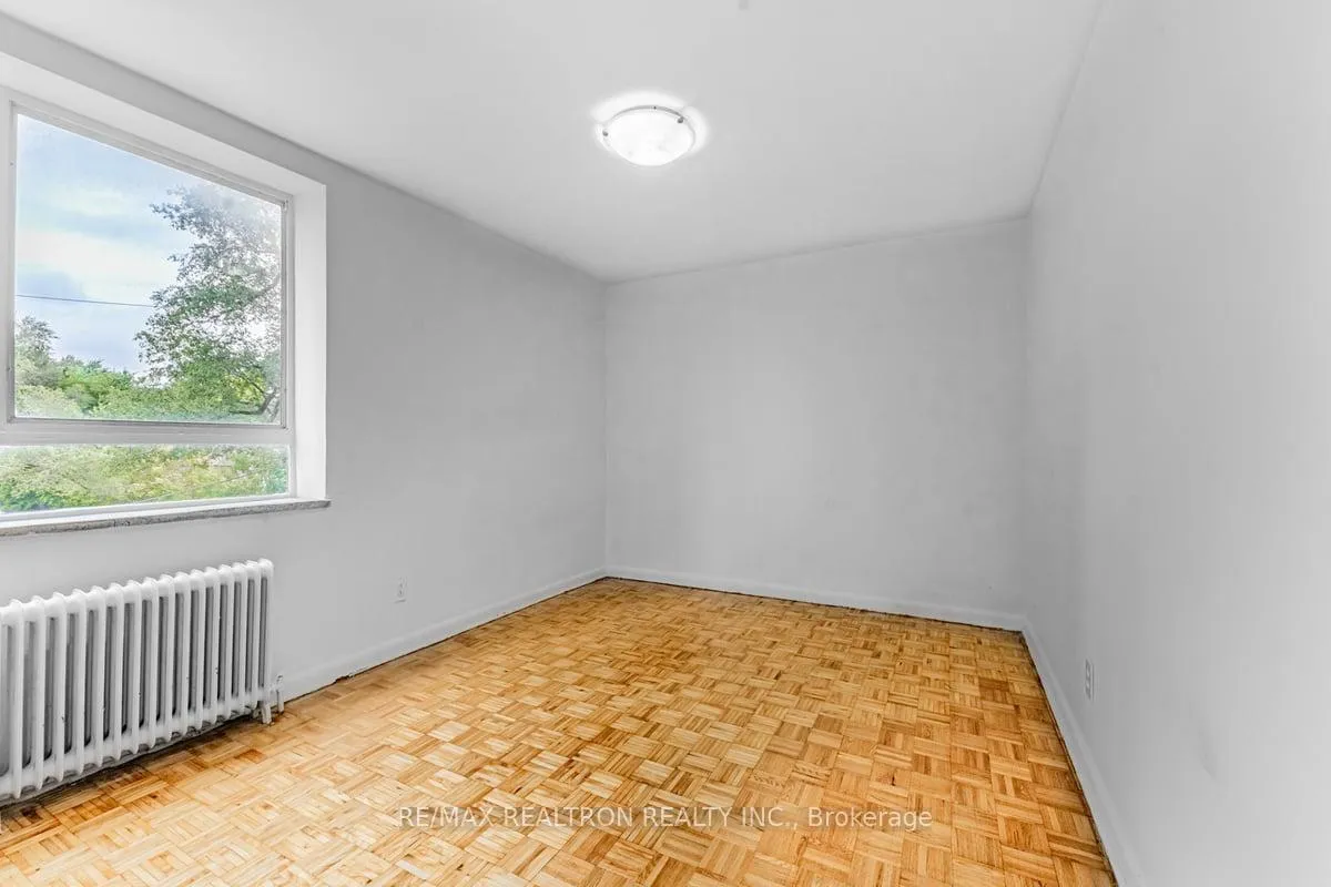 Photo 5 of Unit 506, 2895 Bathurst Street, Toronto, Bedford Park-Nortown — HOMEH