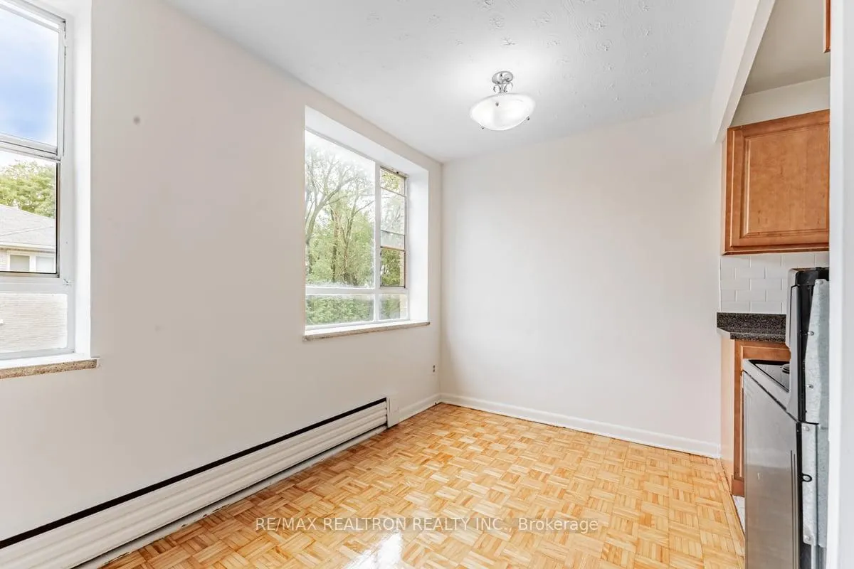 Photo 7 of Unit 506, 2895 Bathurst Street, Toronto, Bedford Park-Nortown — HOMEH