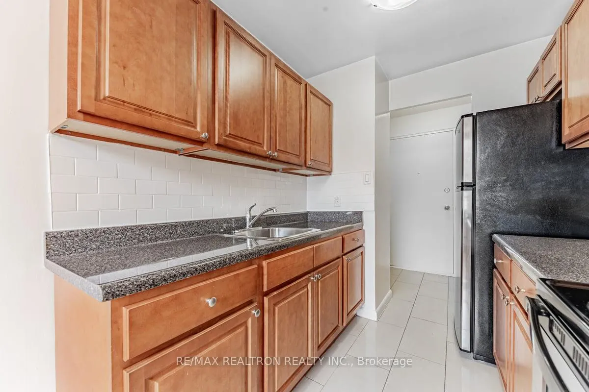 Photo 10 of Unit 506, 2895 Bathurst Street, Toronto, Bedford Park-Nortown — HOMEH
