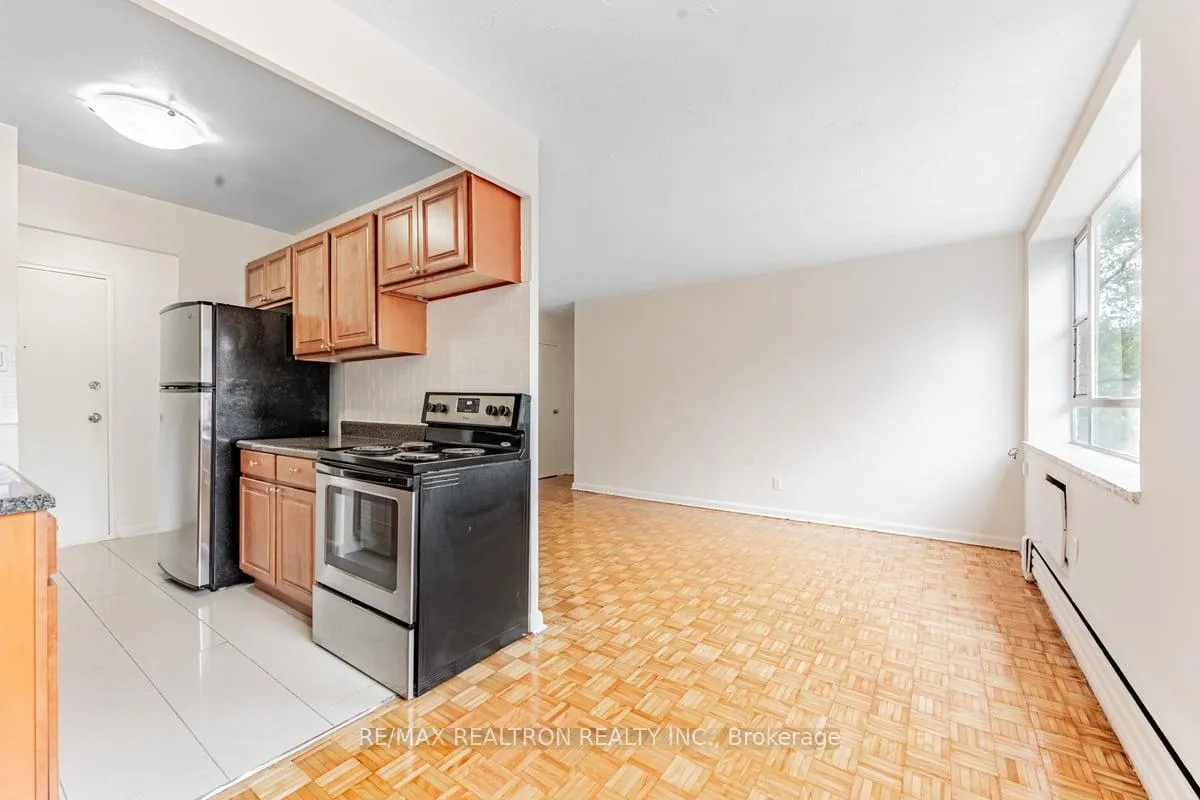 Photo 11 of Unit 506, 2895 Bathurst Street, Toronto, Bedford Park-Nortown — HOMEH