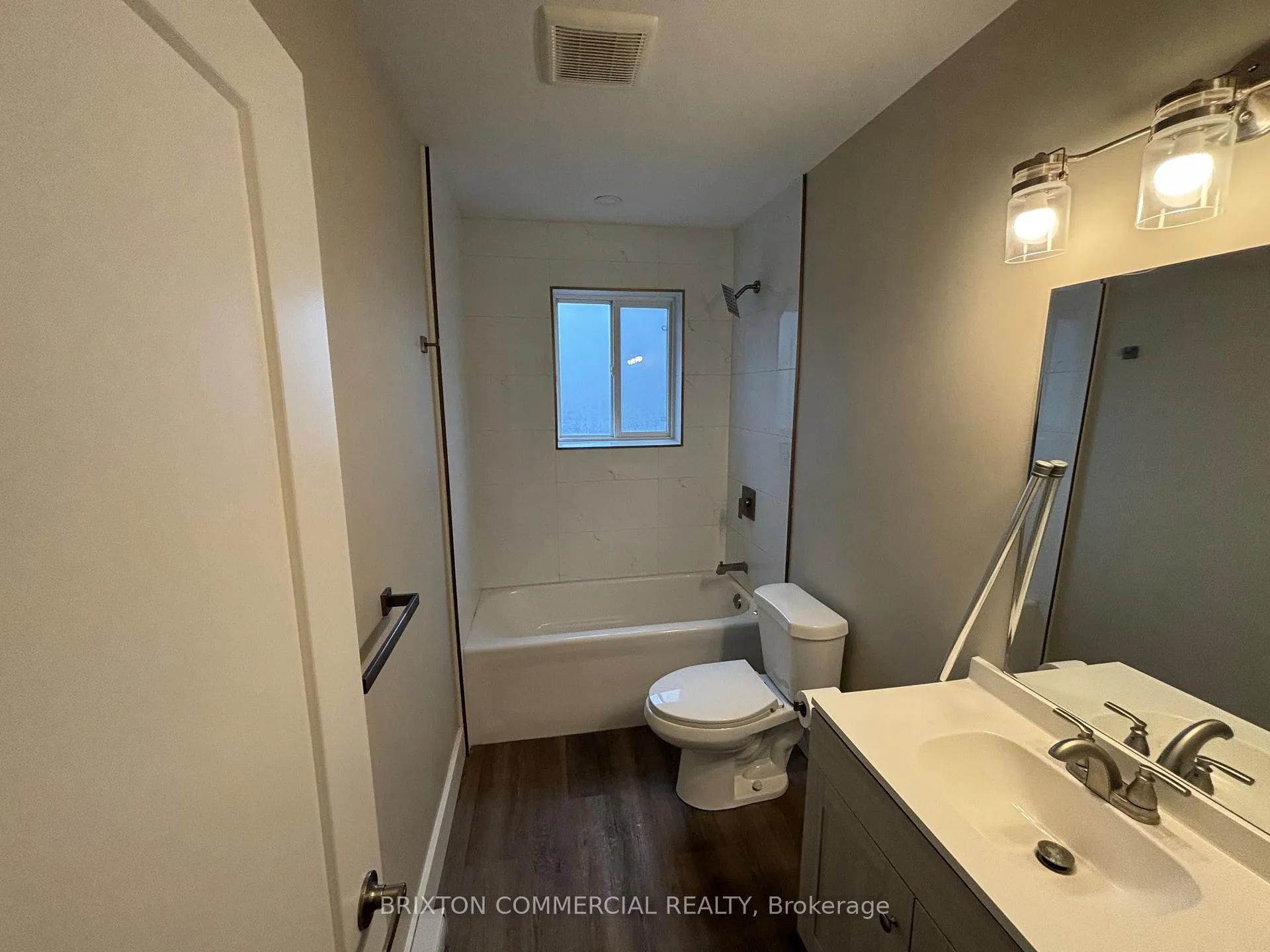 Photo 5 of Unit 10, 586 Victoria Street S, Kitchener — HOMEH