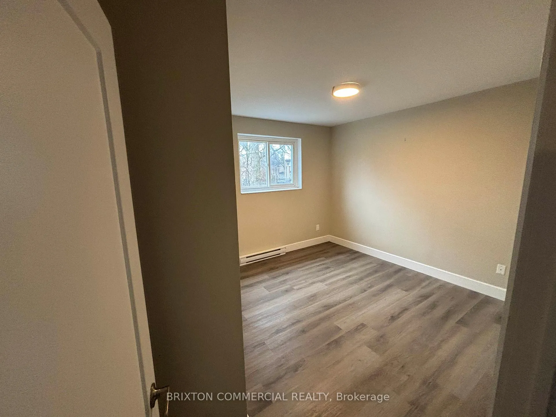 Photo 6 of Unit 10, 586 Victoria Street S, Kitchener — HOMEH