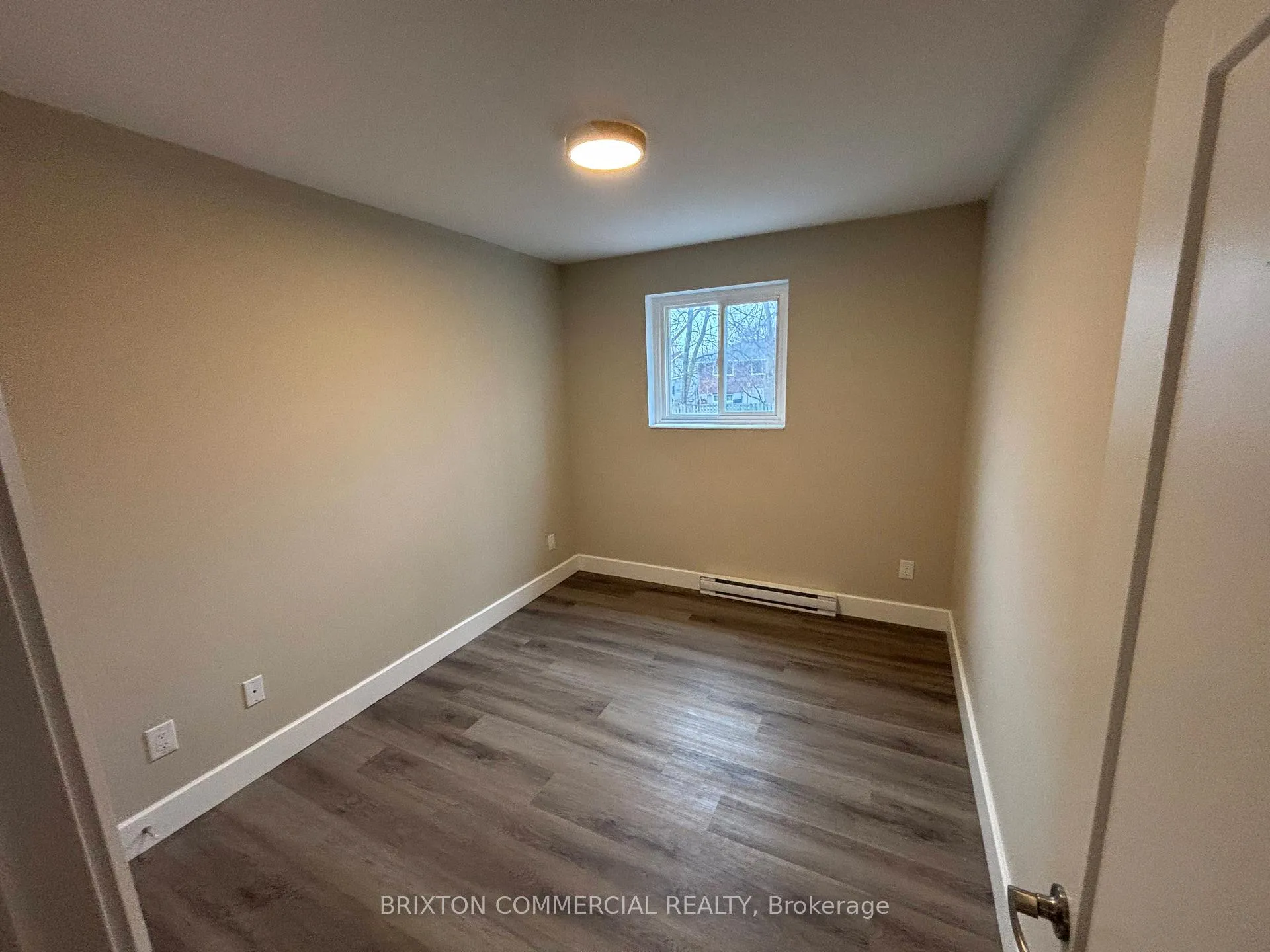 Photo 7 of Unit 10, 586 Victoria Street S, Kitchener — HOMEH
