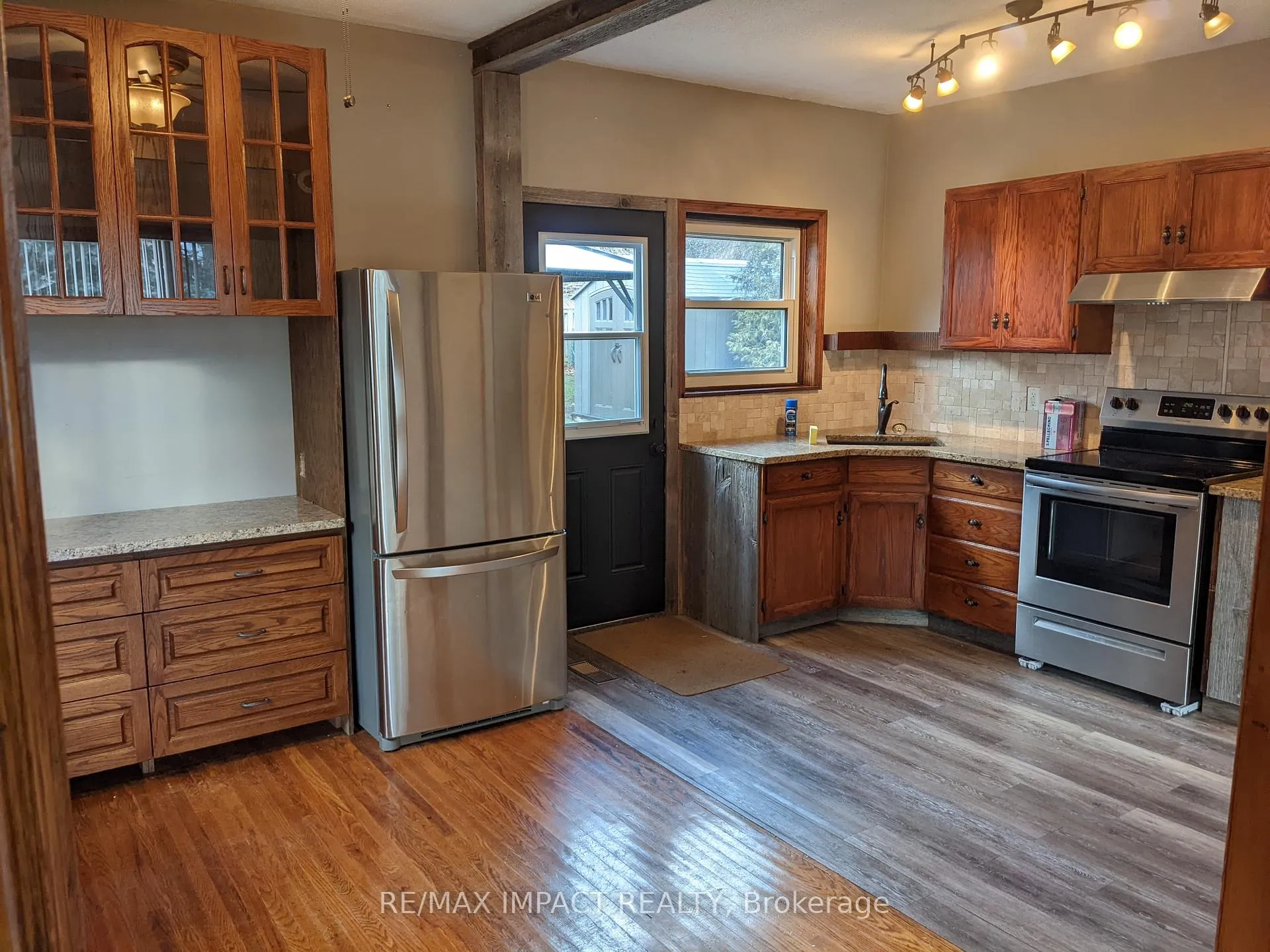 Photo 1 of 806 Stone Street, Oshawa, Lakeview — HOMEH