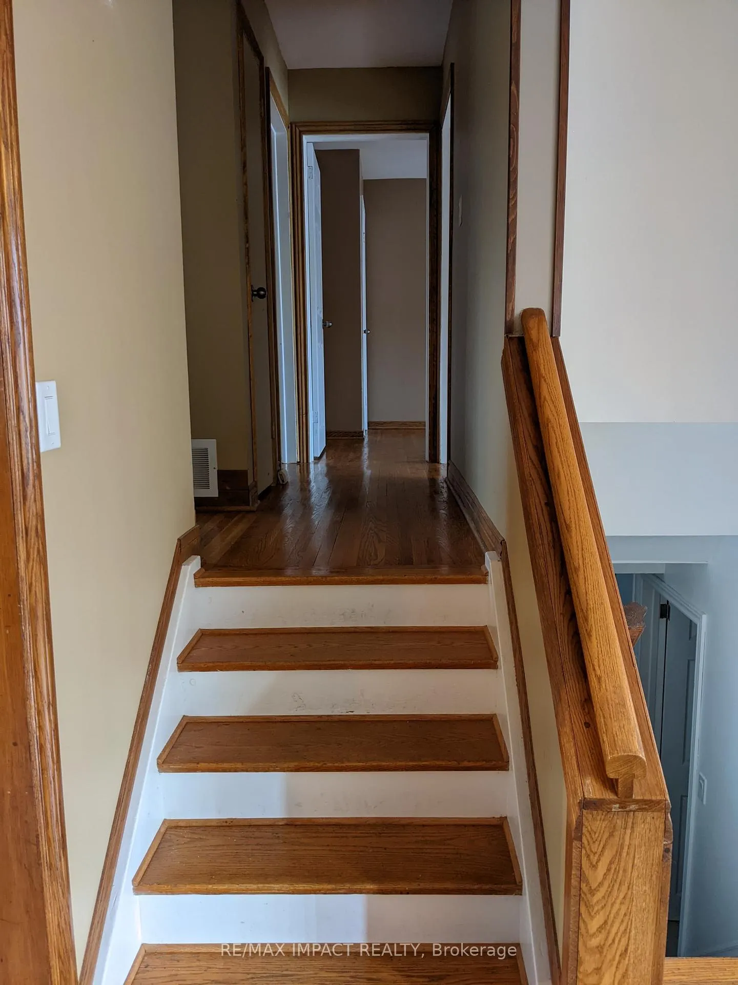 Photo 6 of 806 Stone Street, Oshawa, Lakeview — HOMEH