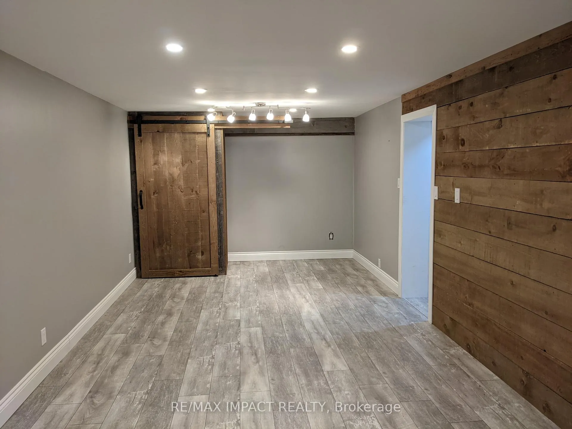 Photo 12 of 806 Stone Street, Oshawa, Lakeview — HOMEH