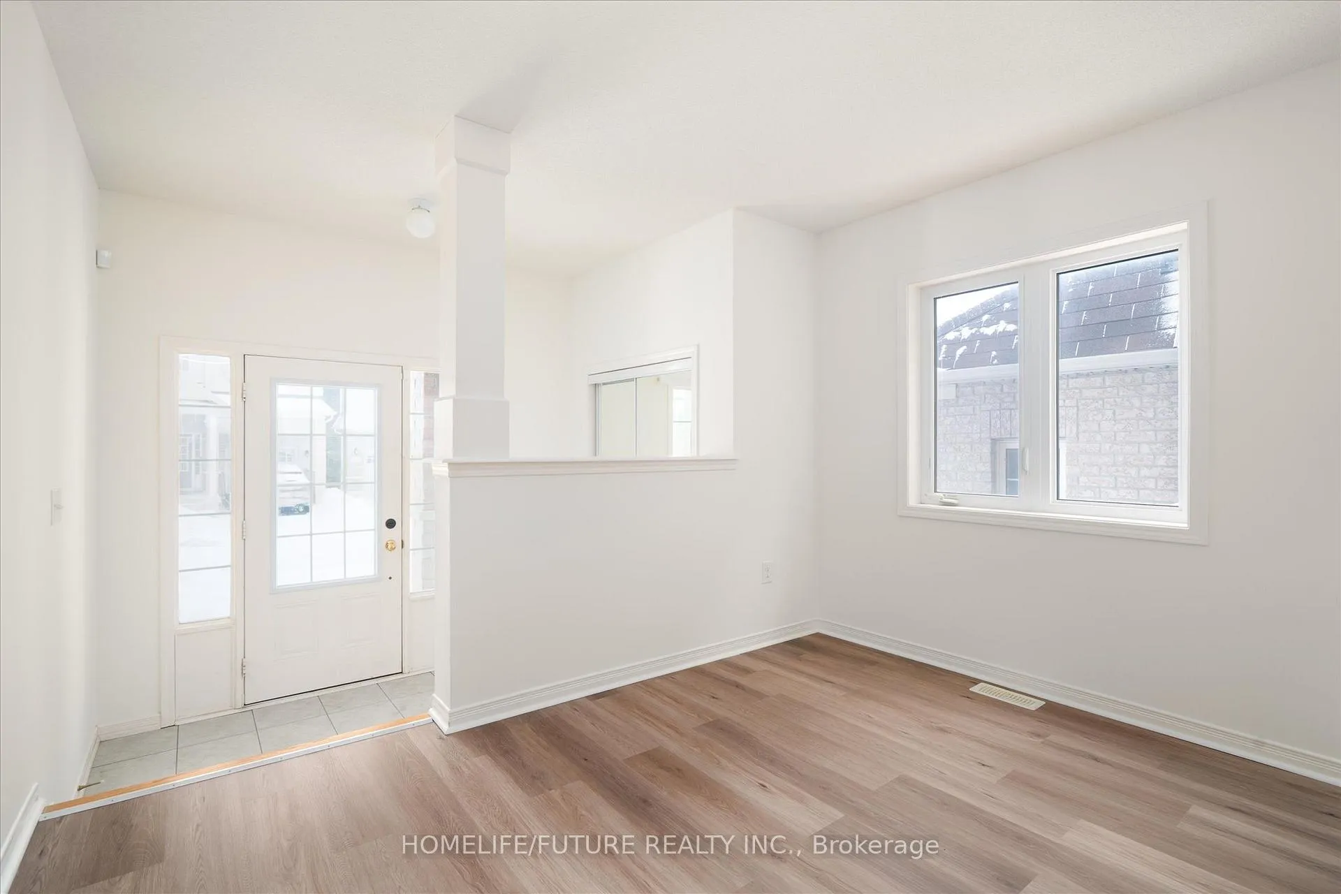 Photo 2 of 39 Barnfield Crescent, Ajax, Central East — HOMEH