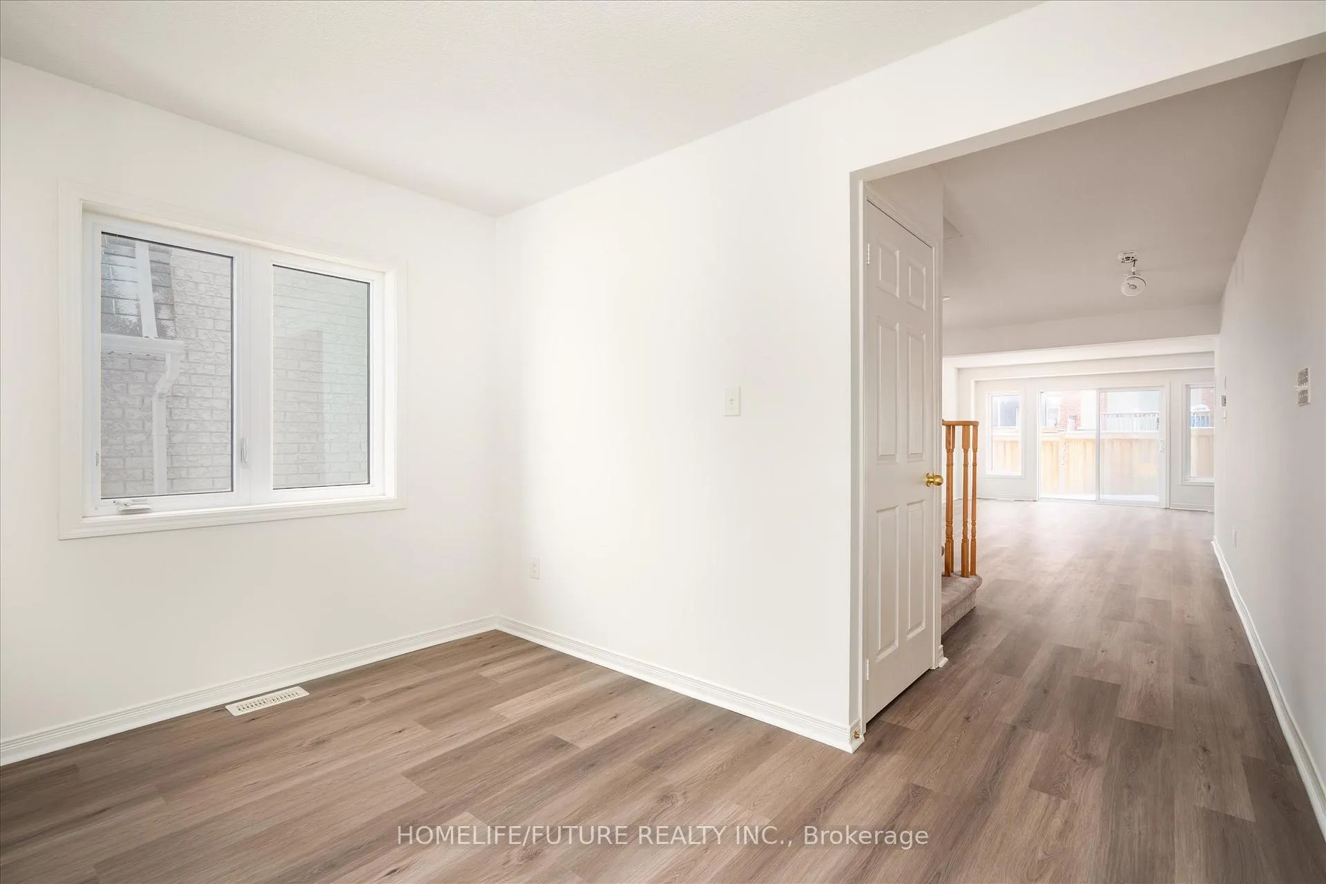 Photo 3 of 39 Barnfield Crescent, Ajax, Central East — HOMEH