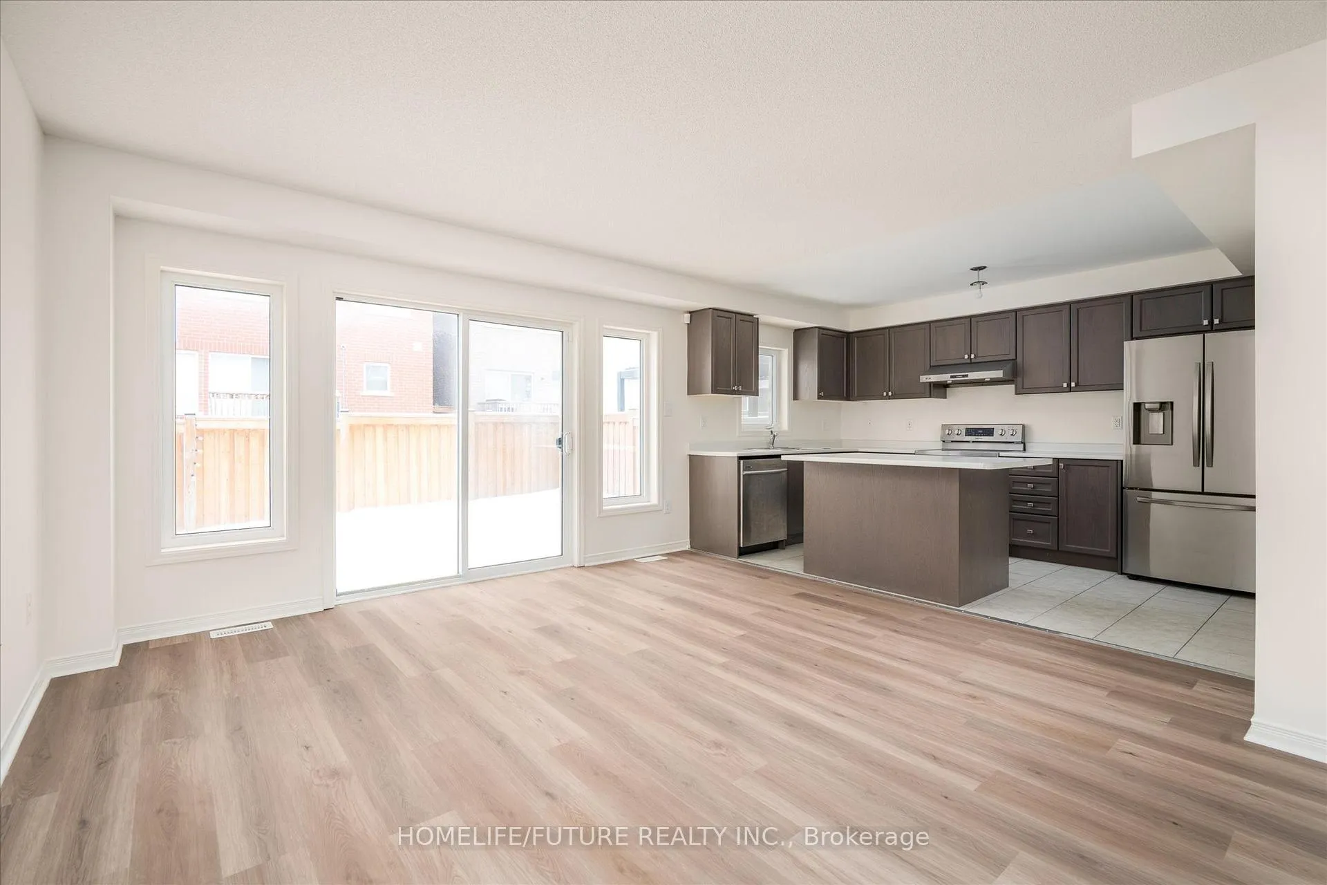 Photo 6 of 39 Barnfield Crescent, Ajax, Central East — HOMEH