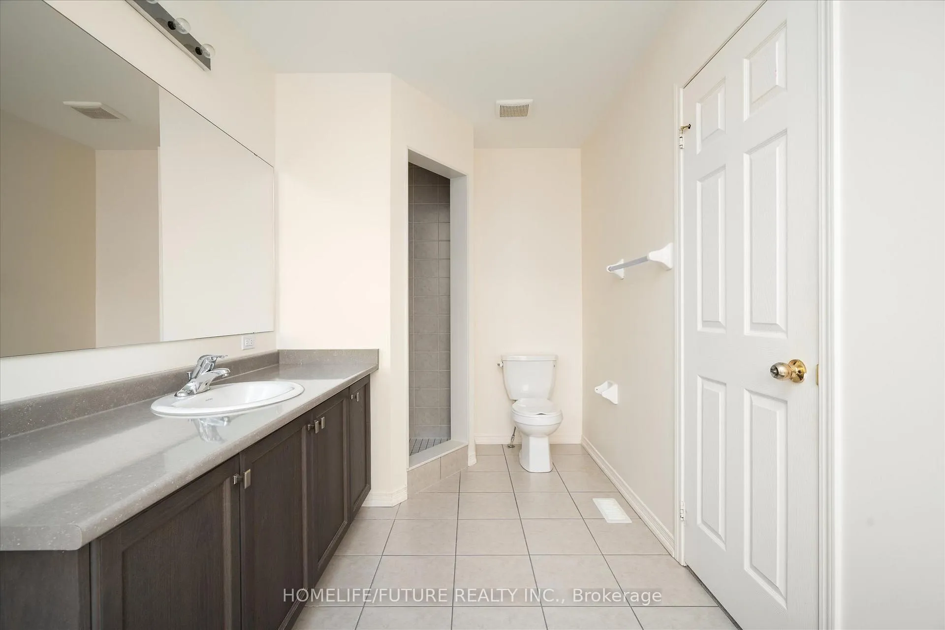 Photo 19 of 39 Barnfield Crescent, Ajax, Central East — HOMEH