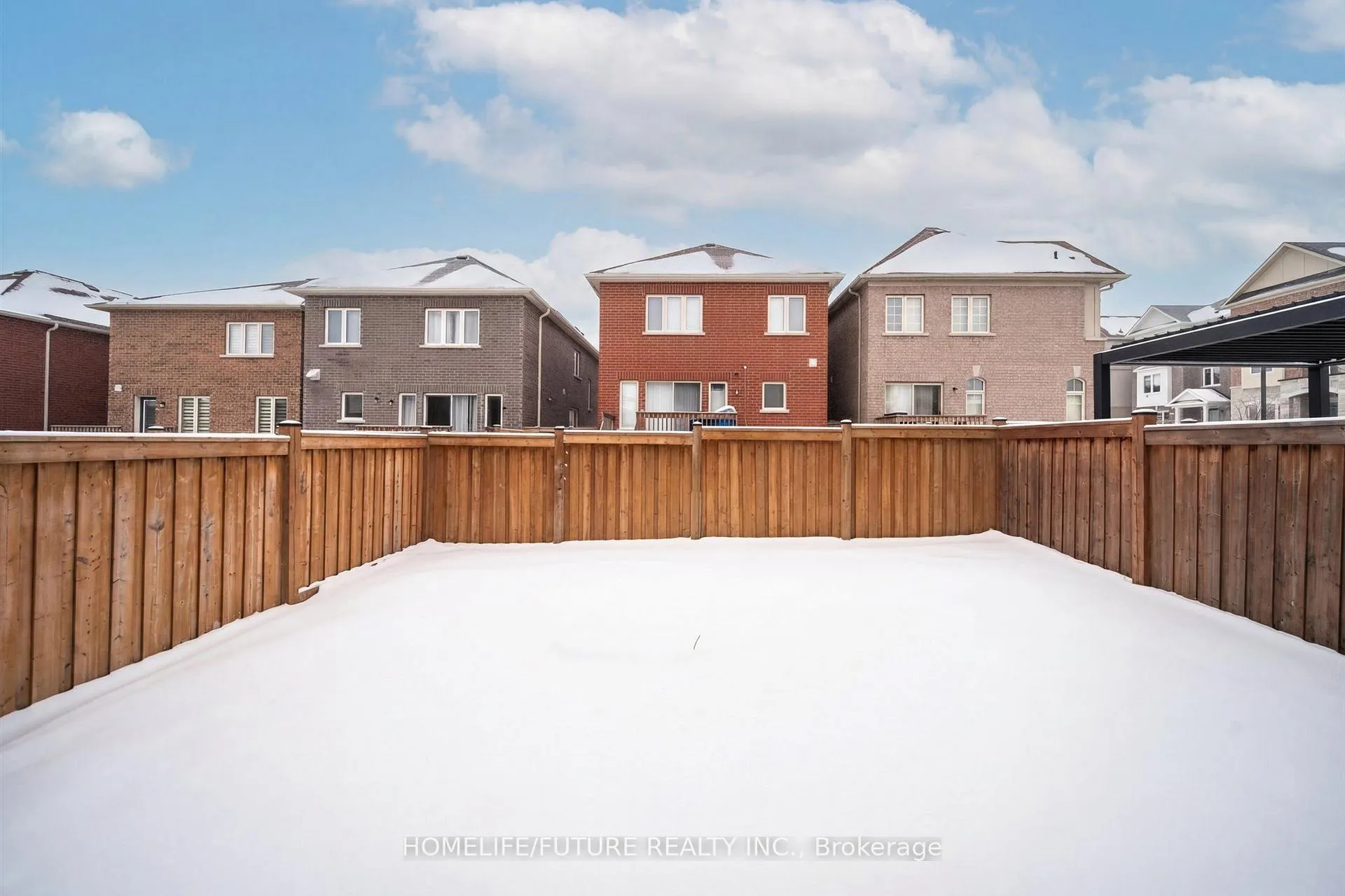 Photo 21 of 39 Barnfield Crescent, Ajax, Central East — HOMEH