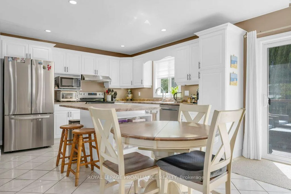 Photo 12 of 12 Stonegate Crescent, Quinte West, Frankford Ward — HOMEH