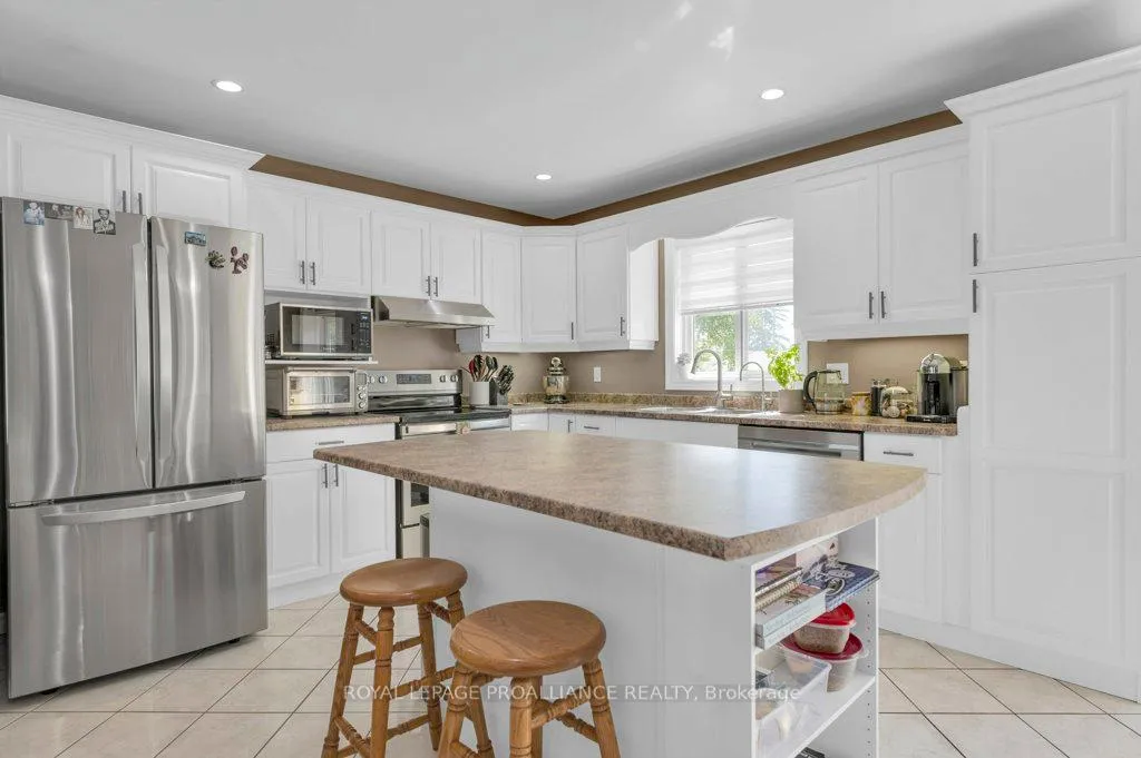 Photo 13 of 12 Stonegate Crescent, Quinte West, Frankford Ward — HOMEH