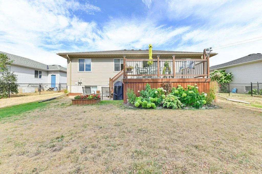 Photo 33 of 12 Stonegate Crescent, Quinte West, Frankford Ward — HOMEH