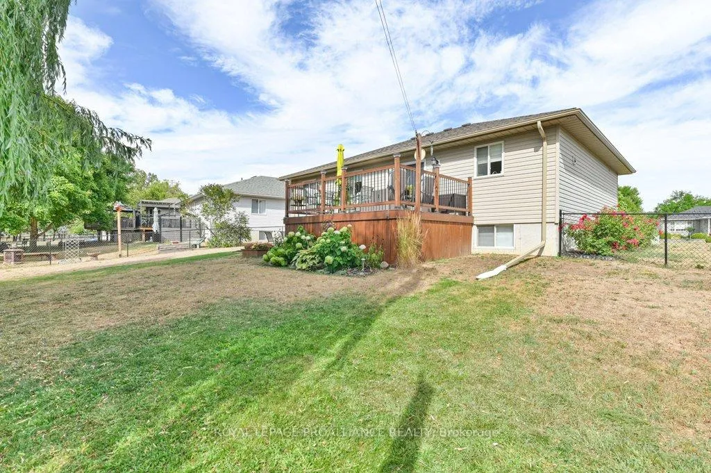 Photo 34 of 12 Stonegate Crescent, Quinte West, Frankford Ward — HOMEH