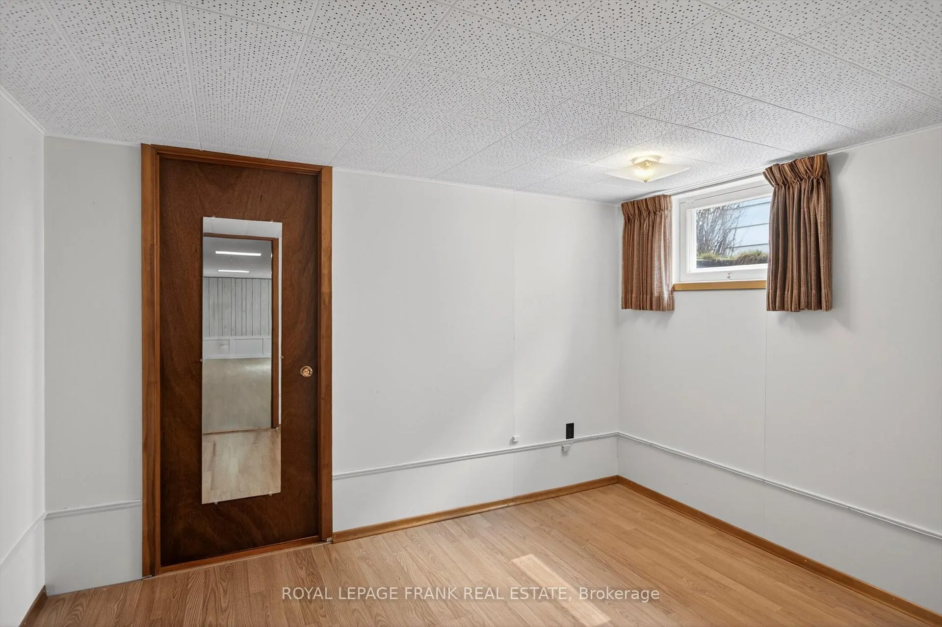 Photo 23 of 929 Western Avenue, Peterborough, Otonabee Ward 1 — HOMEH