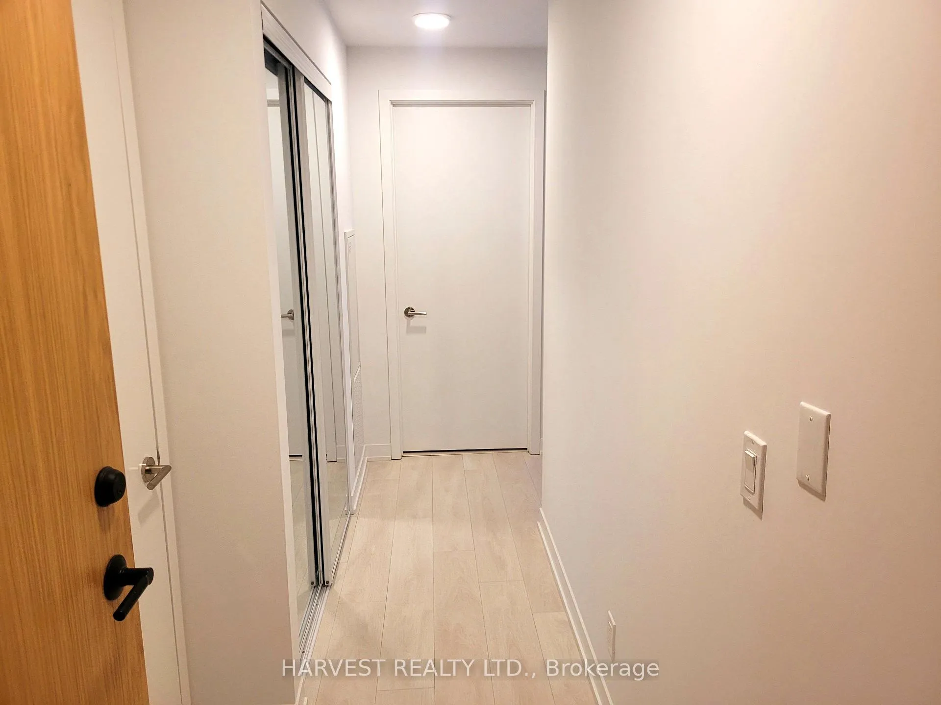 Photo 2 of Unit 424, 7950 Bathurst Street, Vaughan, Beverley Glen — HOMEH