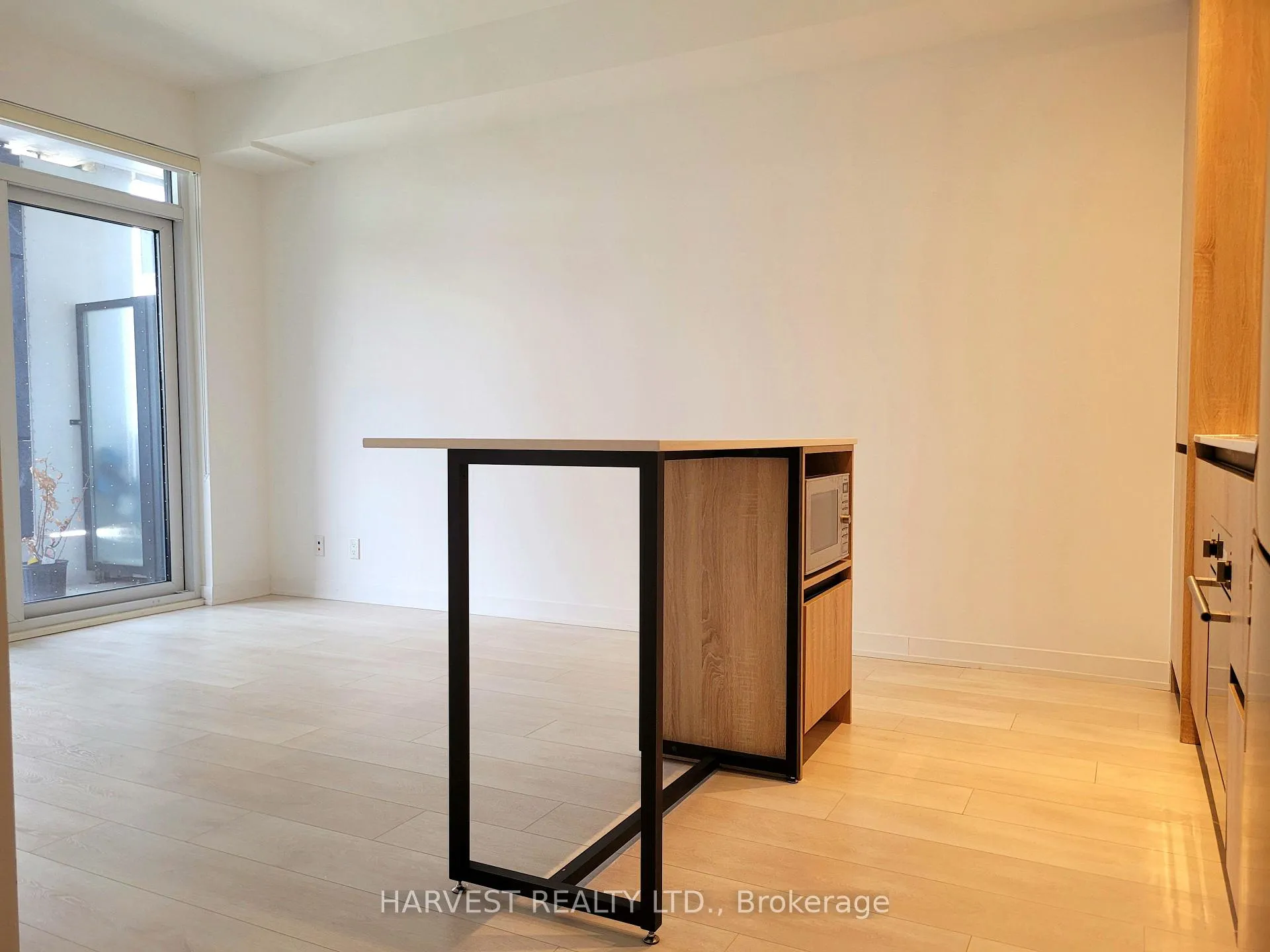 Photo 3 of Unit 424, 7950 Bathurst Street, Vaughan, Beverley Glen — HOMEH