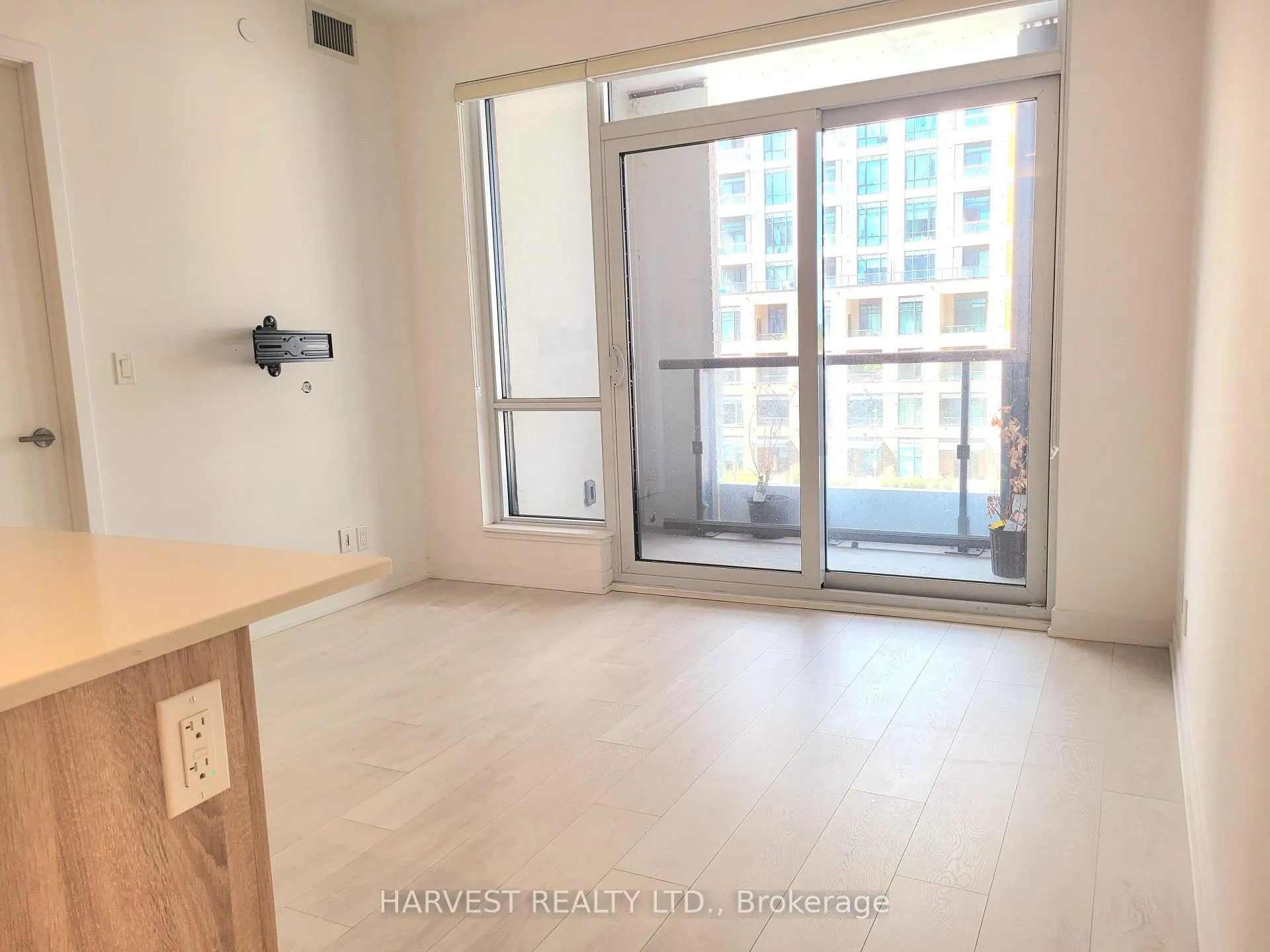 Photo 5 of Unit 424, 7950 Bathurst Street, Vaughan, Beverley Glen — HOMEH