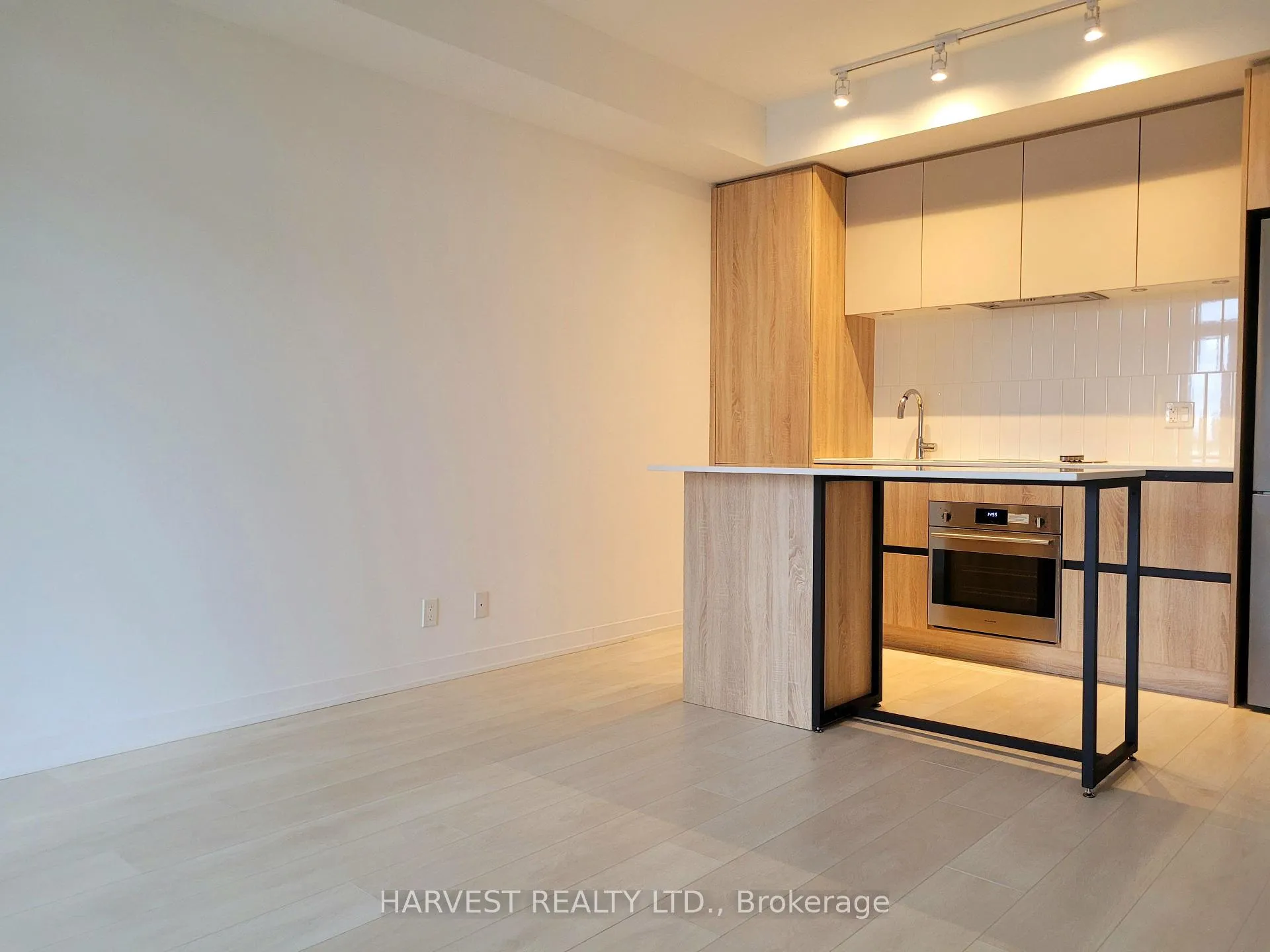 Photo 8 of Unit 424, 7950 Bathurst Street, Vaughan, Beverley Glen — HOMEH