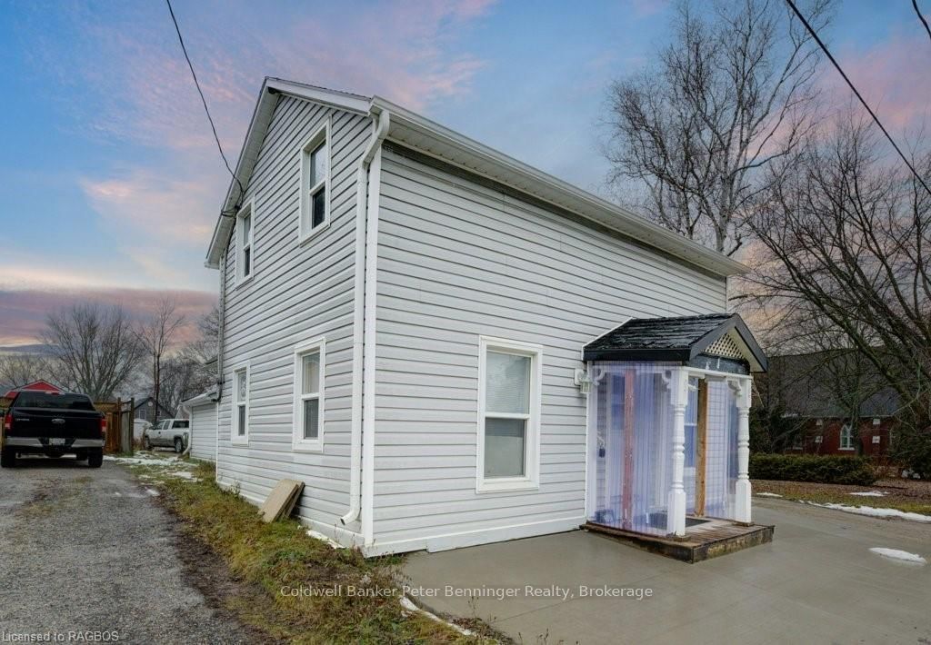 Photo 2 of 242 QUEEN St S, Arran-Elderslie — HOMEH