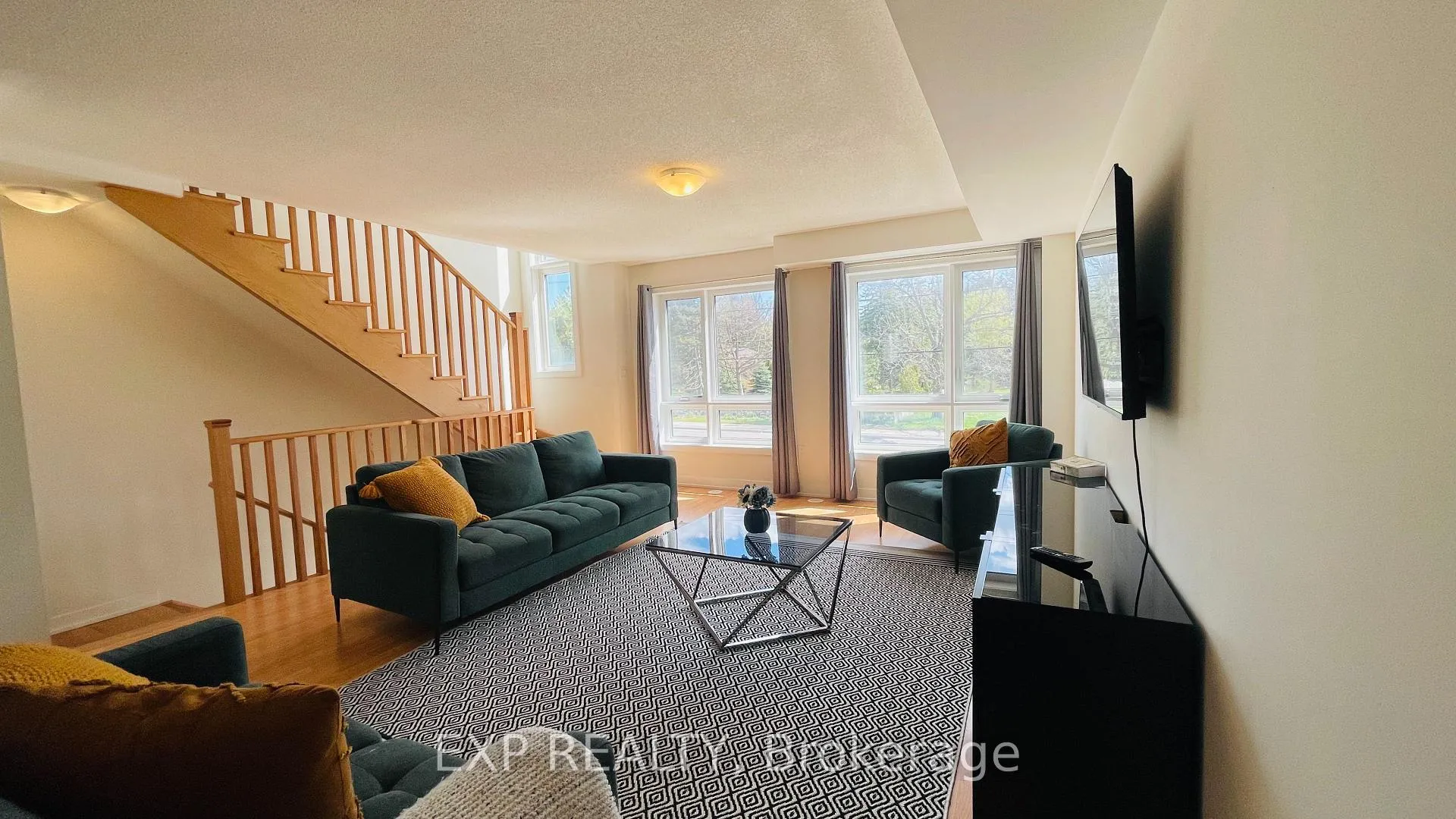 Photo 5 of 260 Townline Road N, Oshawa, O'Neill — HOMEH