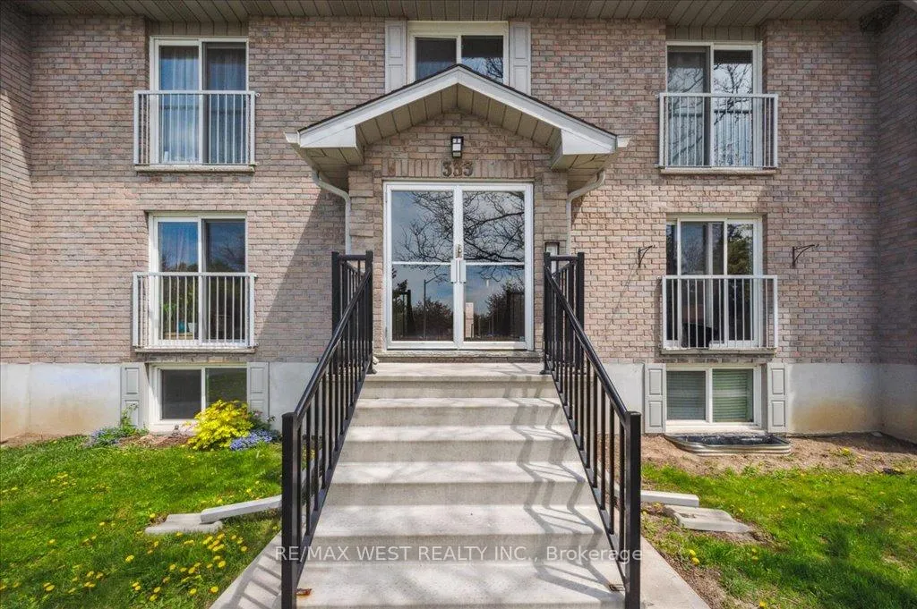 Front of Unit 1, 333 Northlake Drive