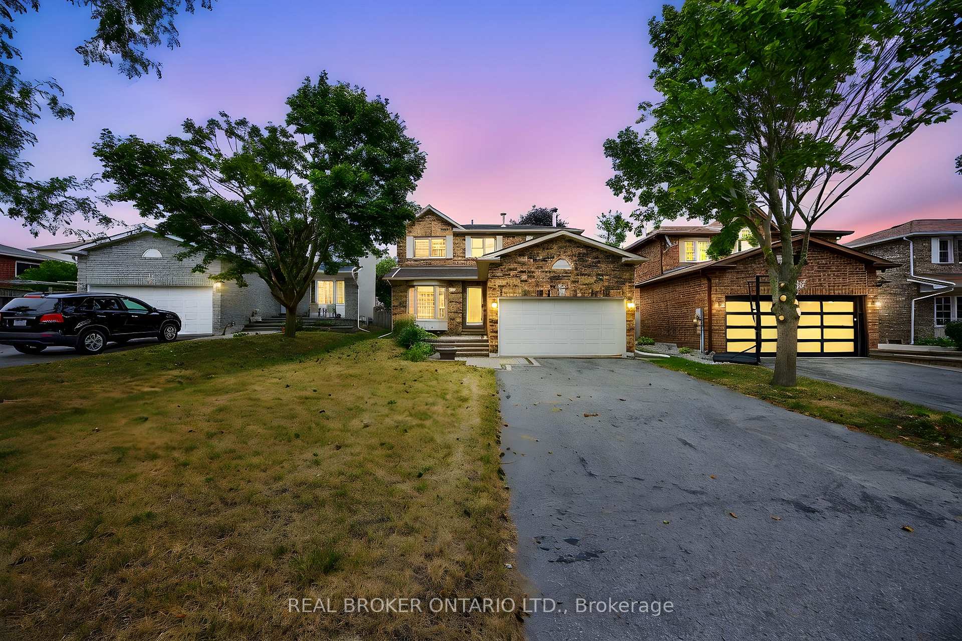 Photo 2 of 13 Balliston Road, Barrie, West Bayfield — HOMEH