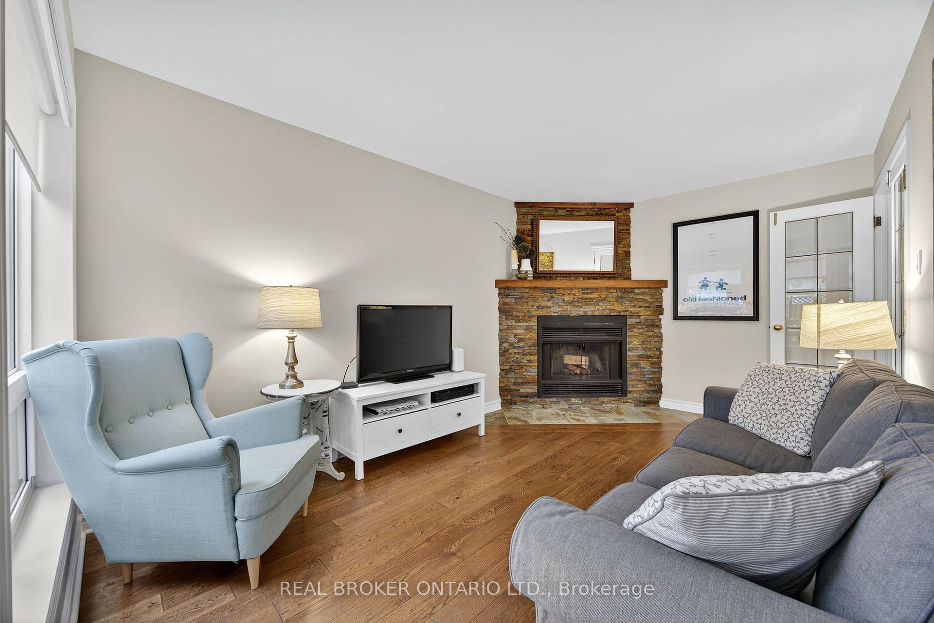Photo 15 of 13 Balliston Road, Barrie, West Bayfield — HOMEH