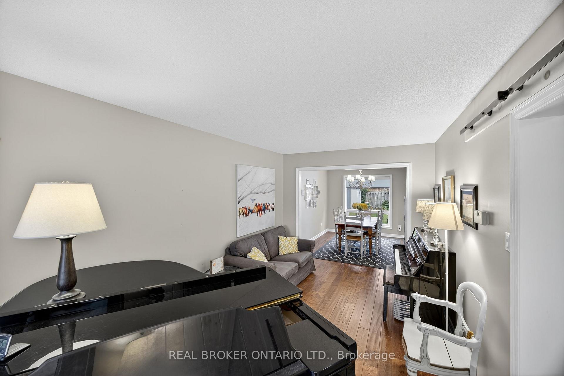 Photo 19 of 13 Balliston Road, Barrie, West Bayfield — HOMEH