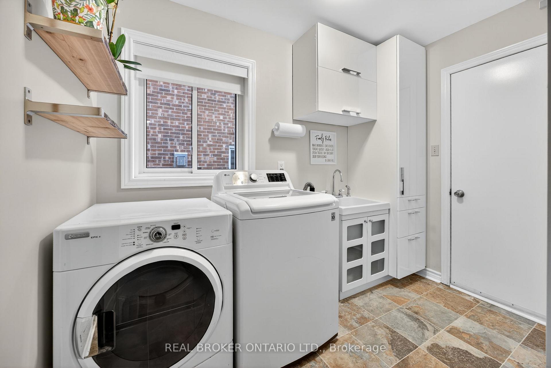 Photo 21 of 13 Balliston Road, Barrie, West Bayfield — HOMEH
