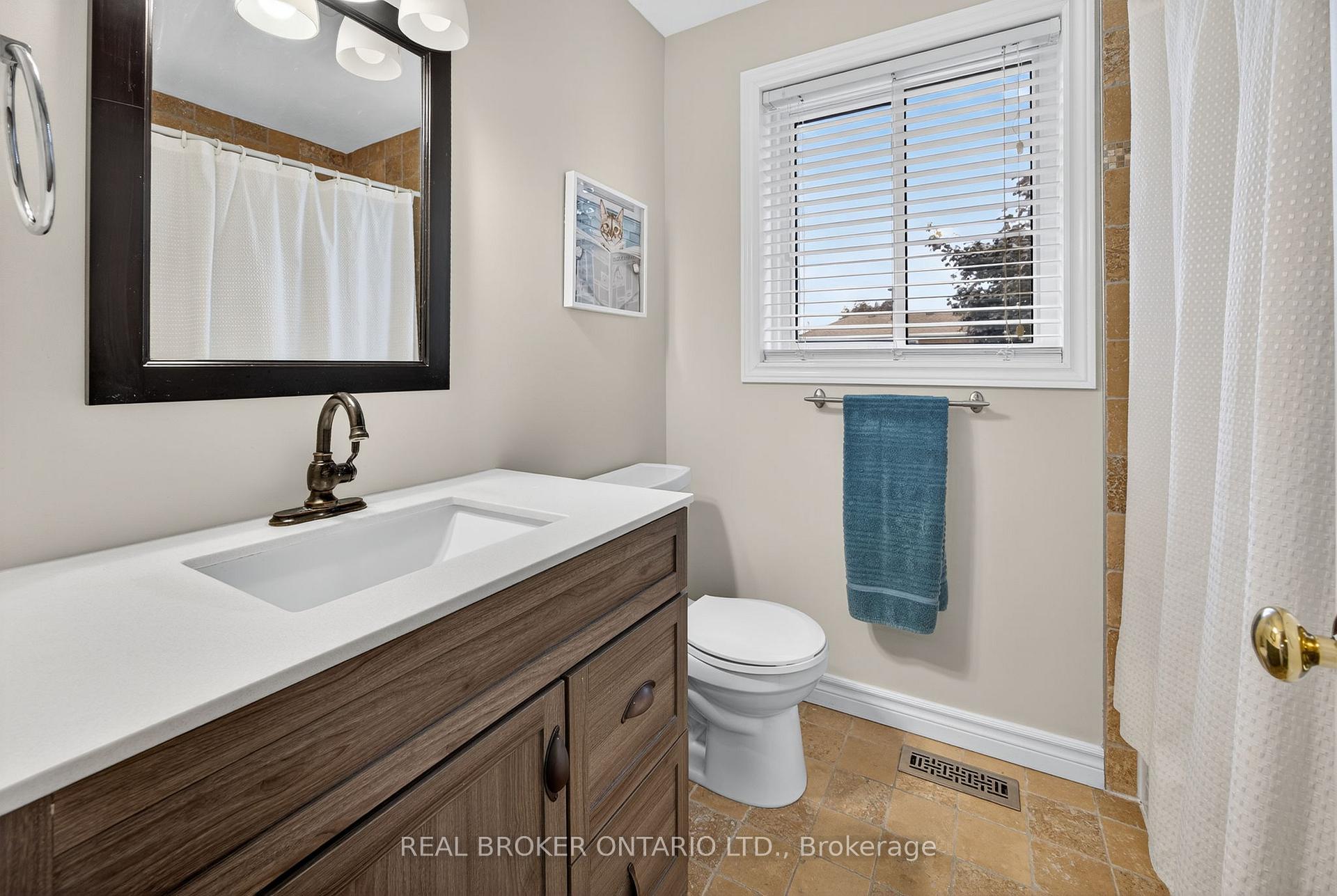 Photo 27 of 13 Balliston Road, Barrie, West Bayfield — HOMEH