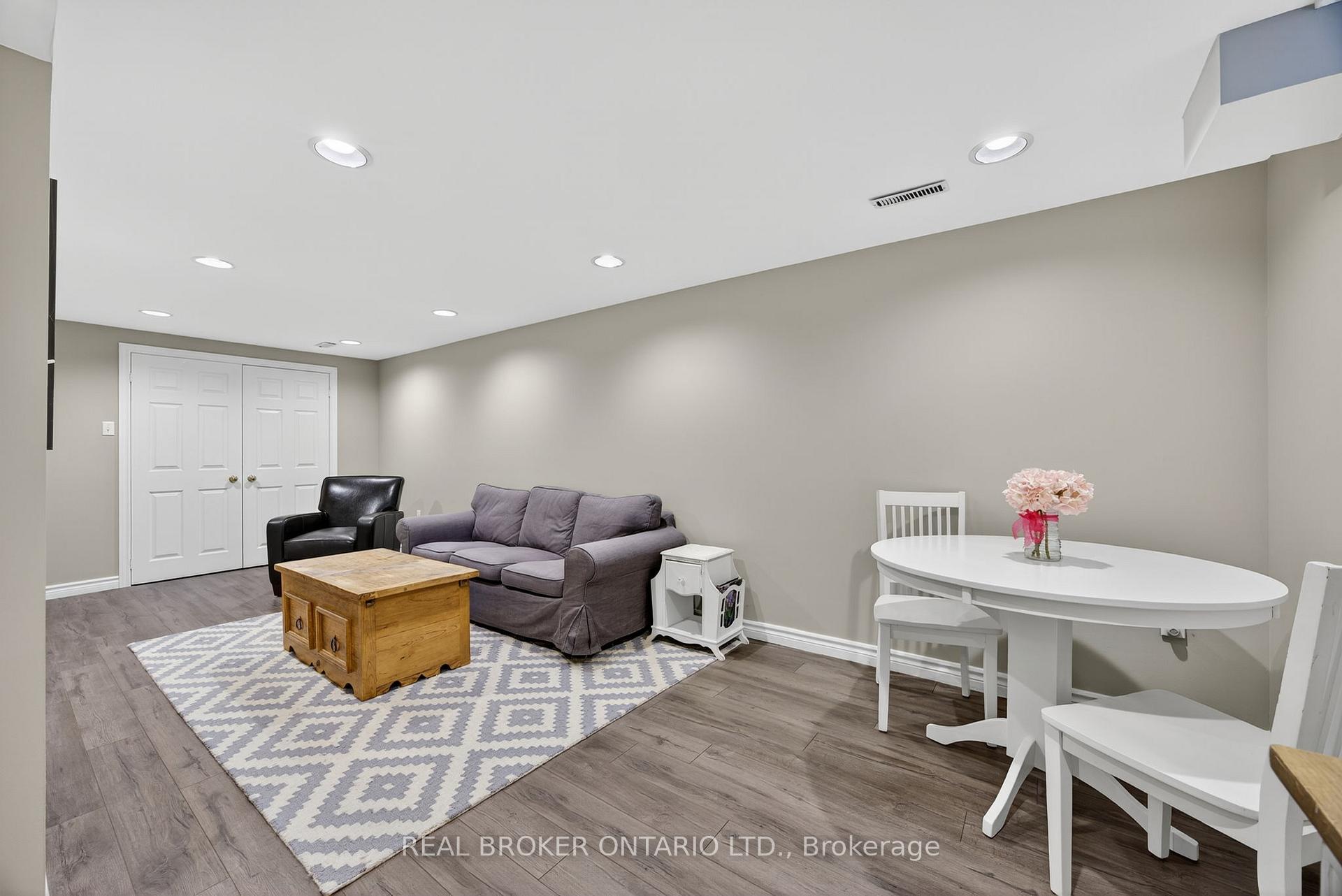 Photo 32 of 13 Balliston Road, Barrie, West Bayfield — HOMEH