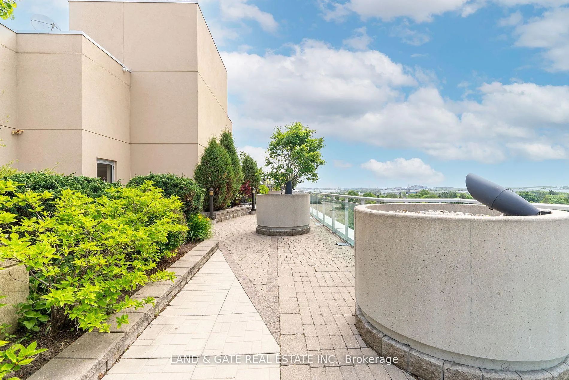 Photo 10 of Unit 511, 1600 Charles Street, Whitby, Port Whitby — HOMEH