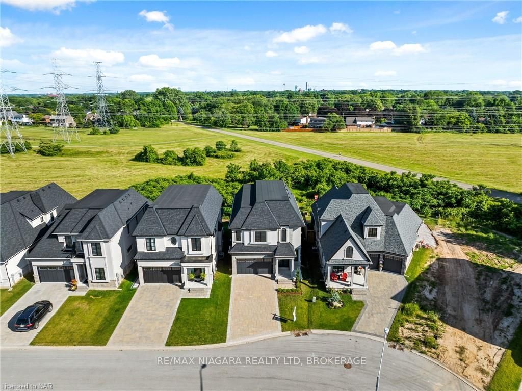 Photo 3 of 6506 LUCIA Dr, Niagara Falls, Stamford — HOMEH