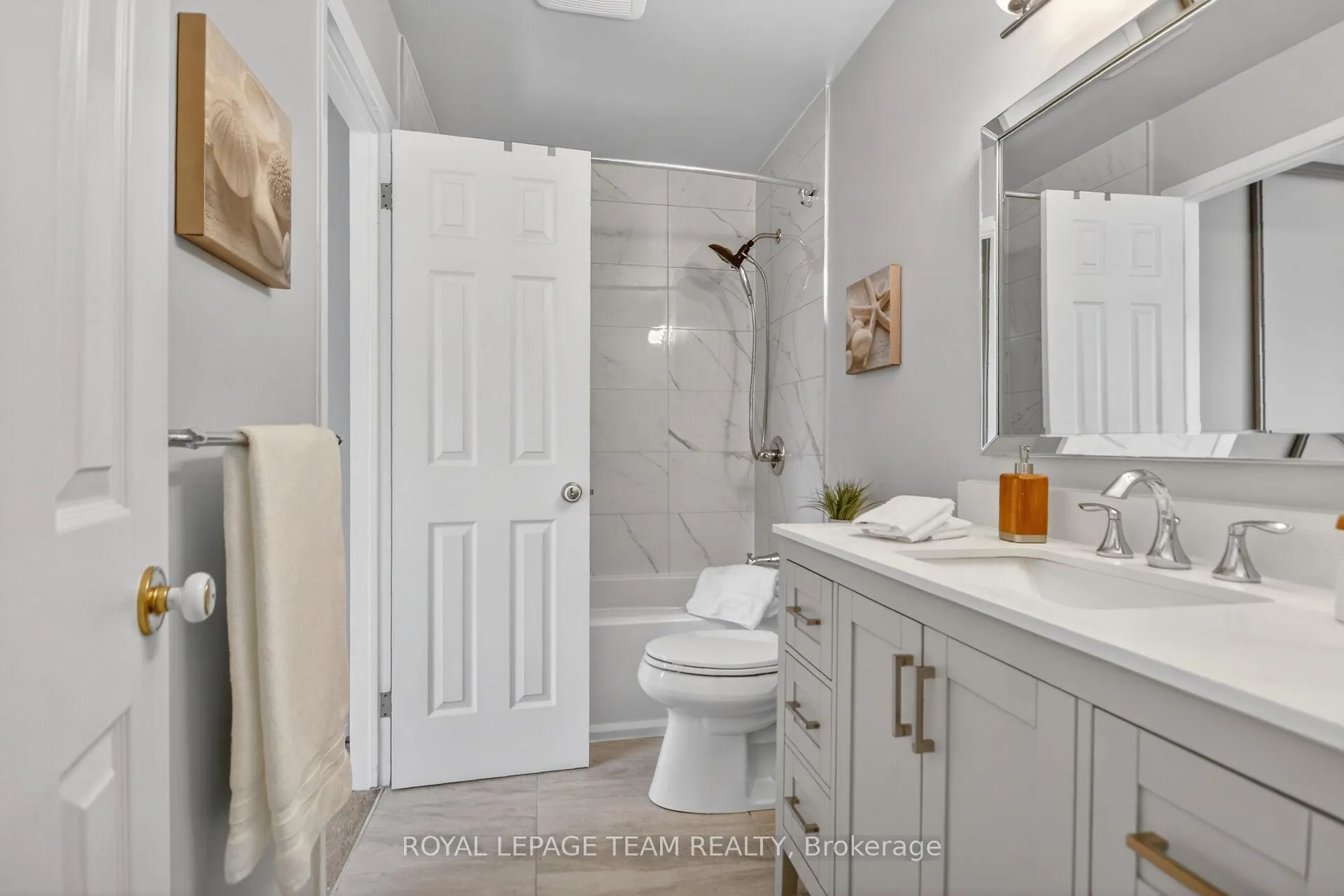 Photo 32 of 74 Palomino Drive, Ottawa, Kanata - Bridlewood — HOMEH