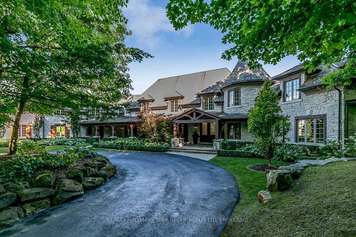 Front of 16 Hunters Glen Rd