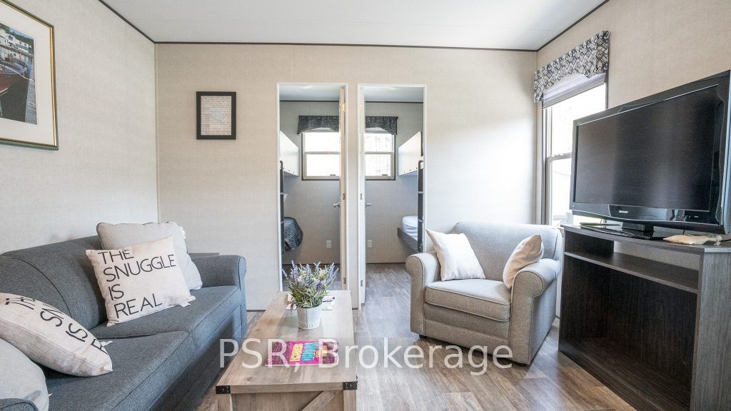 Photo 5 of Unit 206, 1082 Shamrock Marina Rd, Gravenhurst, Morrison — HOMEH