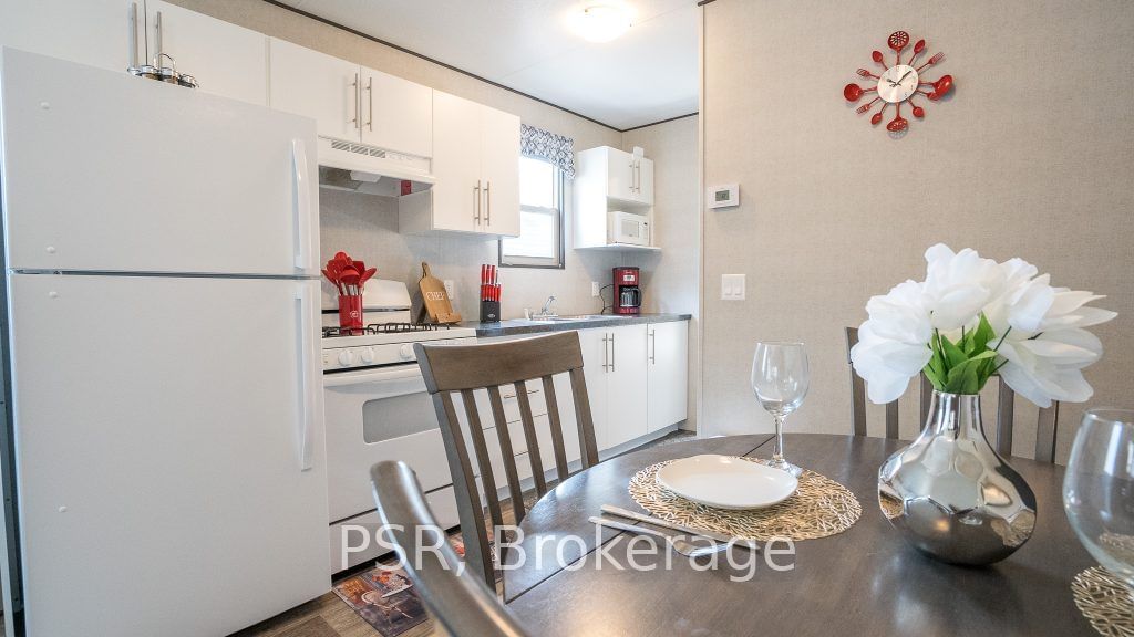 Photo 7 of Unit 206, 1082 Shamrock Marina Rd, Gravenhurst, Morrison — HOMEH