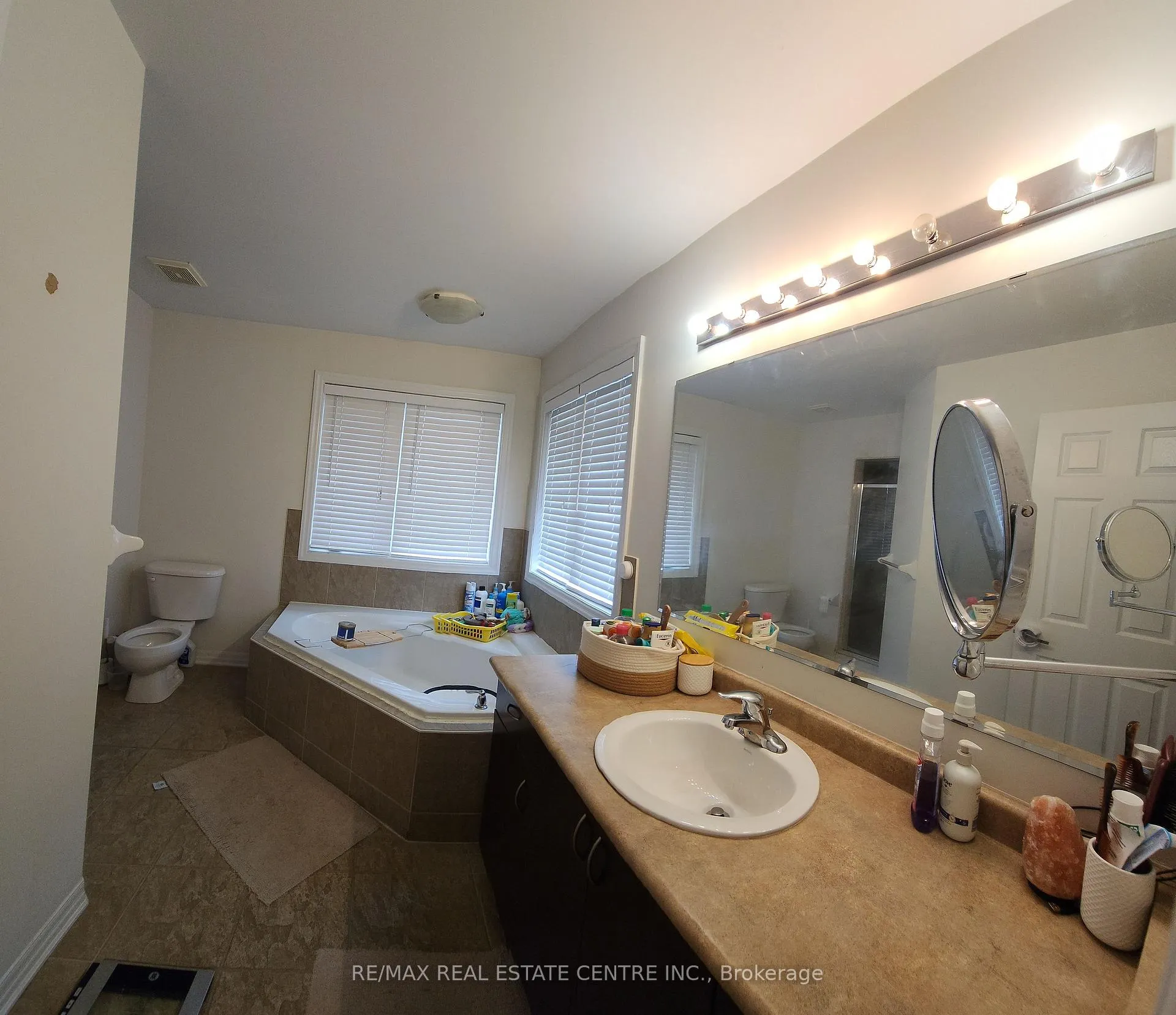Photo 21 of 153 Halifax Street, Hamilton, Winona Park — HOMEH