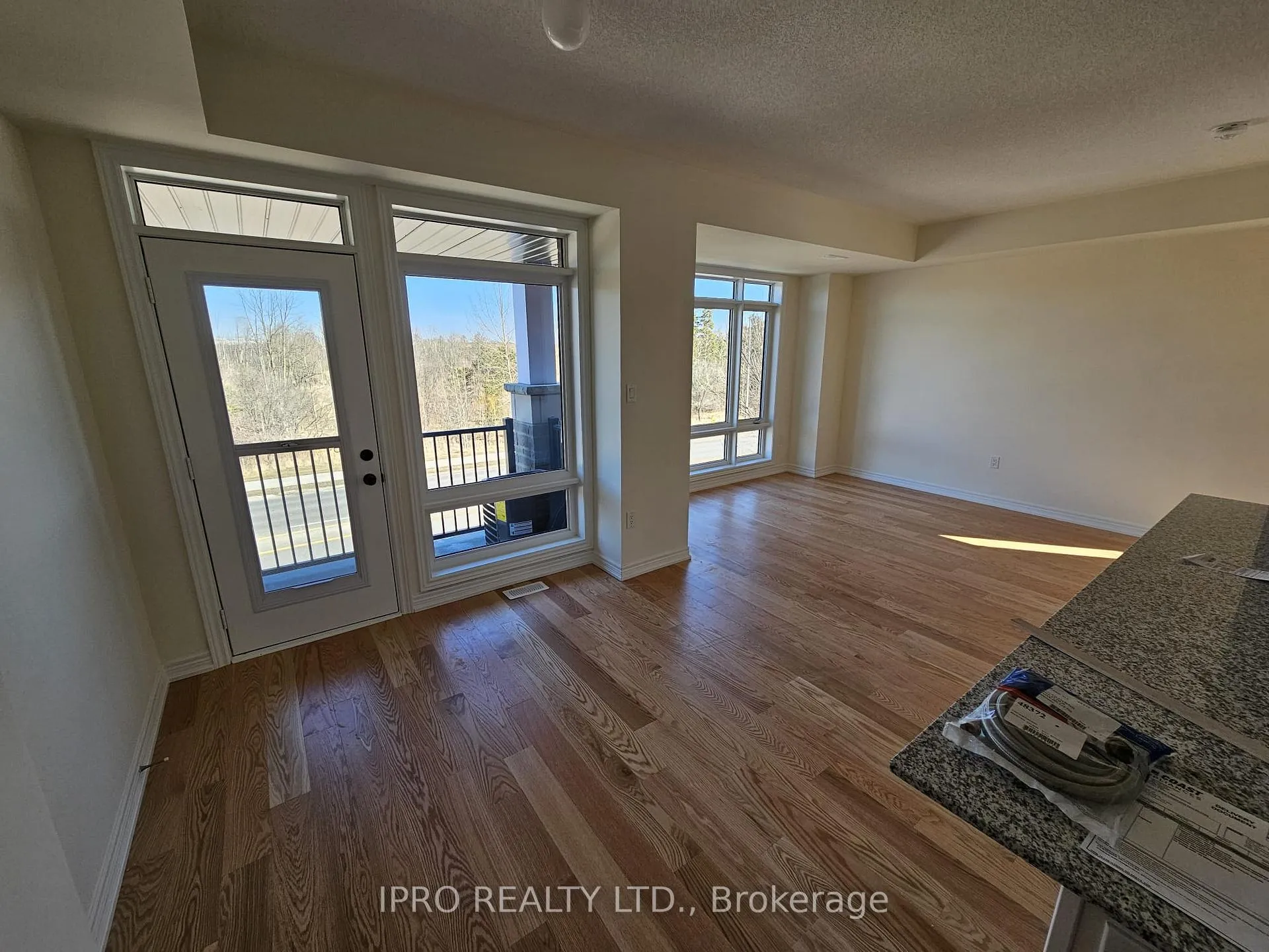 Photo 8 of 452 Salem Road S, Ajax, South East — HOMEH