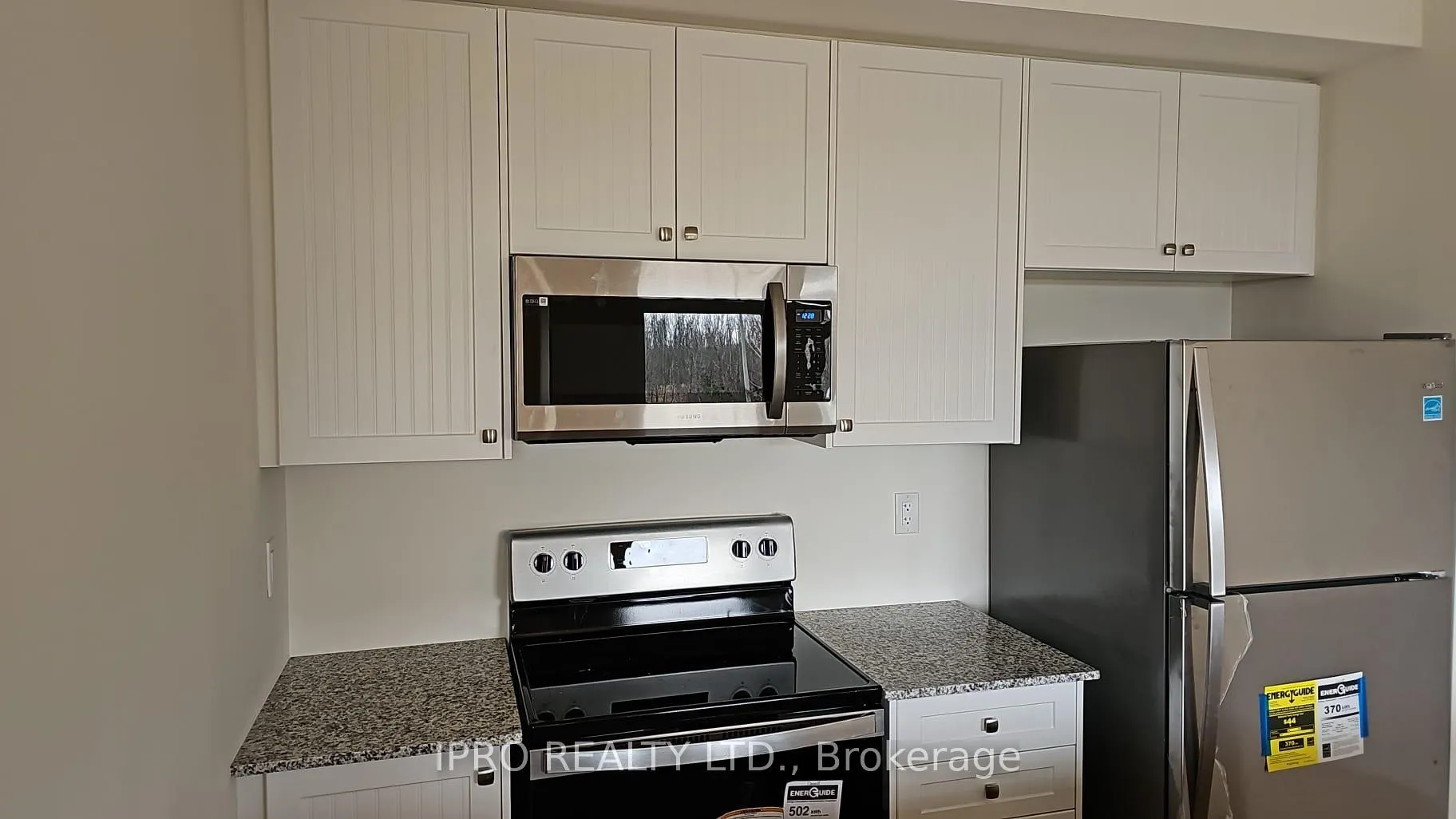 Photo 9 of 452 Salem Road S, Ajax, South East — HOMEH