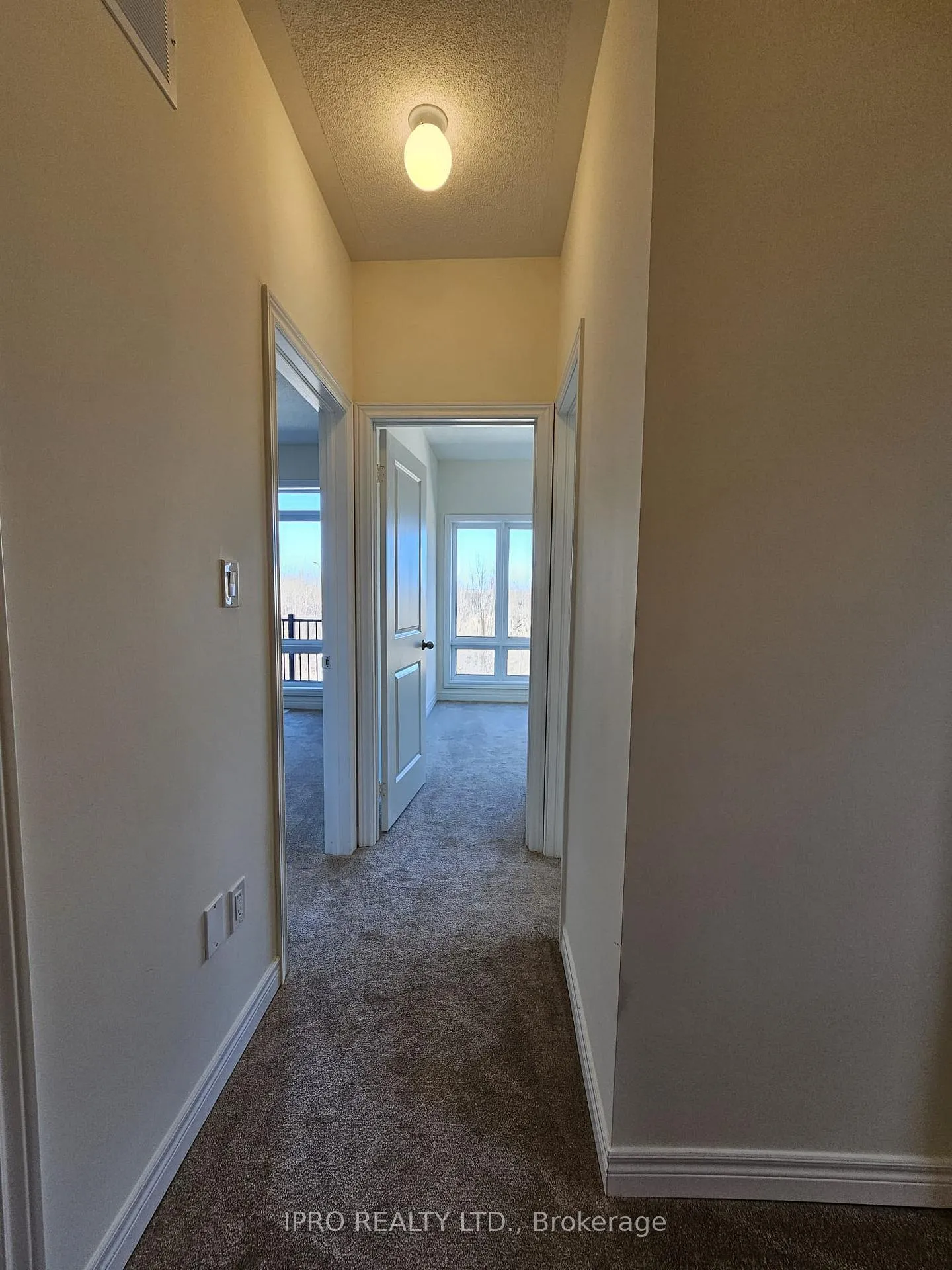 Photo 10 of 452 Salem Road S, Ajax, South East — HOMEH