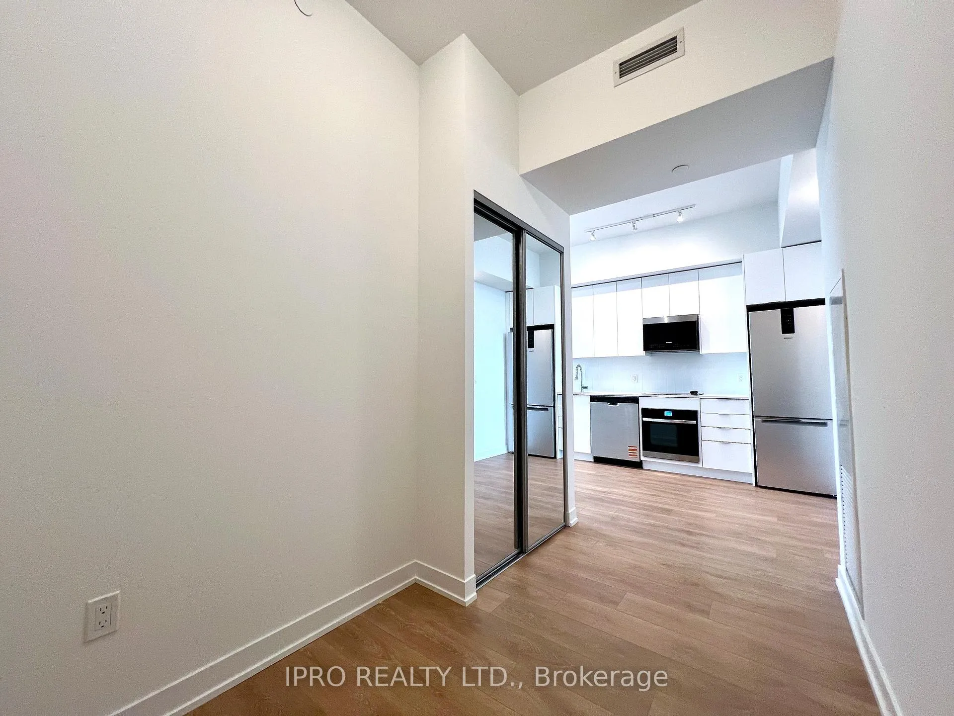 Photo 3 of Unit 2906, 498 Caldari Road, Vaughan, Concord — HOMEH