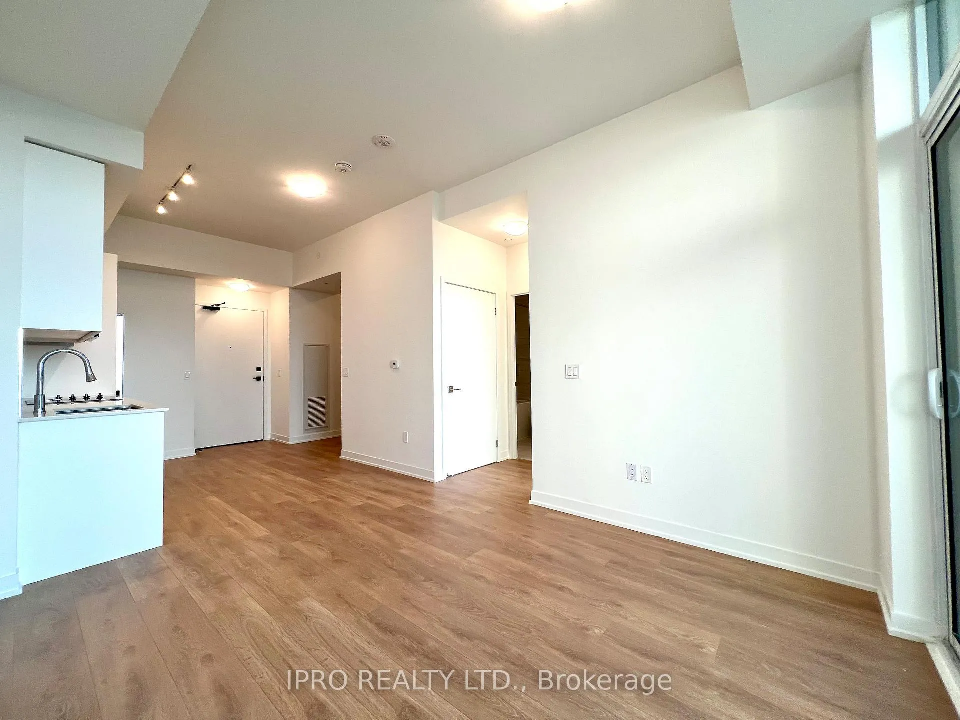 Photo 7 of Unit 2906, 498 Caldari Road, Vaughan, Concord — HOMEH