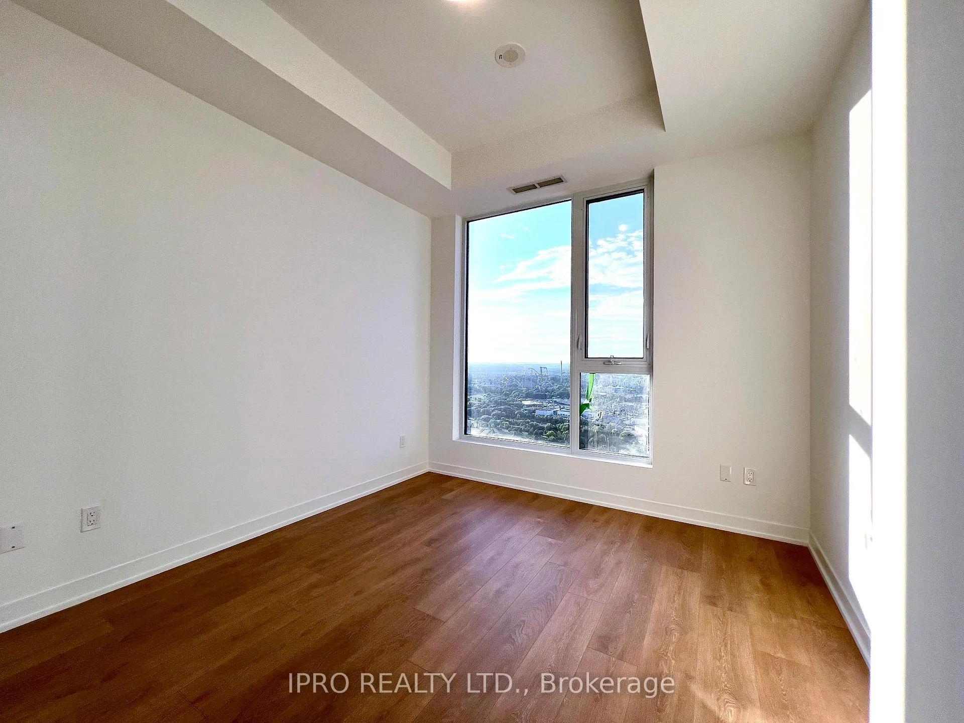 Photo 8 of Unit 2906, 498 Caldari Road, Vaughan, Concord — HOMEH