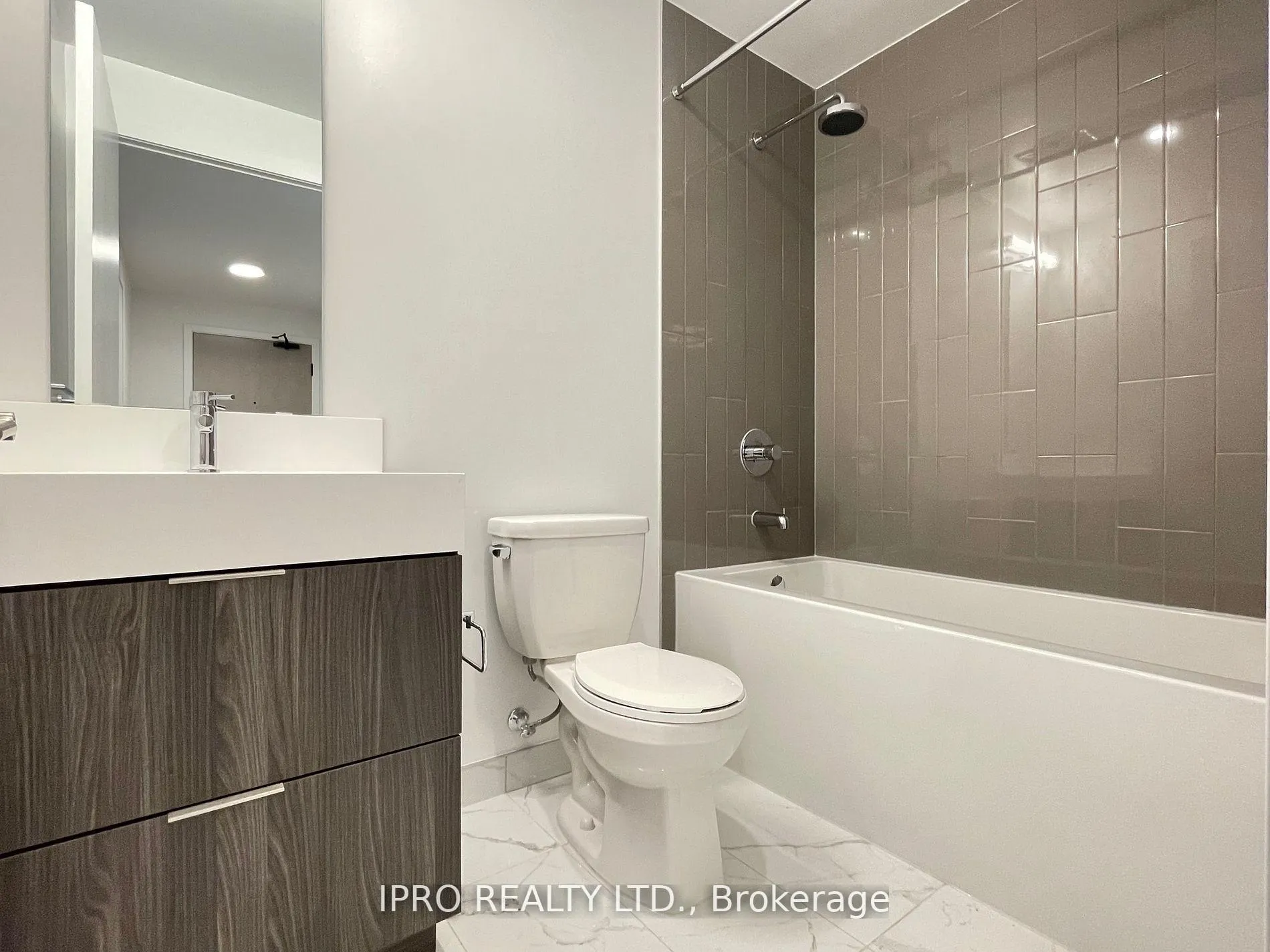 Photo 18 of Unit 2012, 130 River Street, Toronto, Regent Park — HOMEH