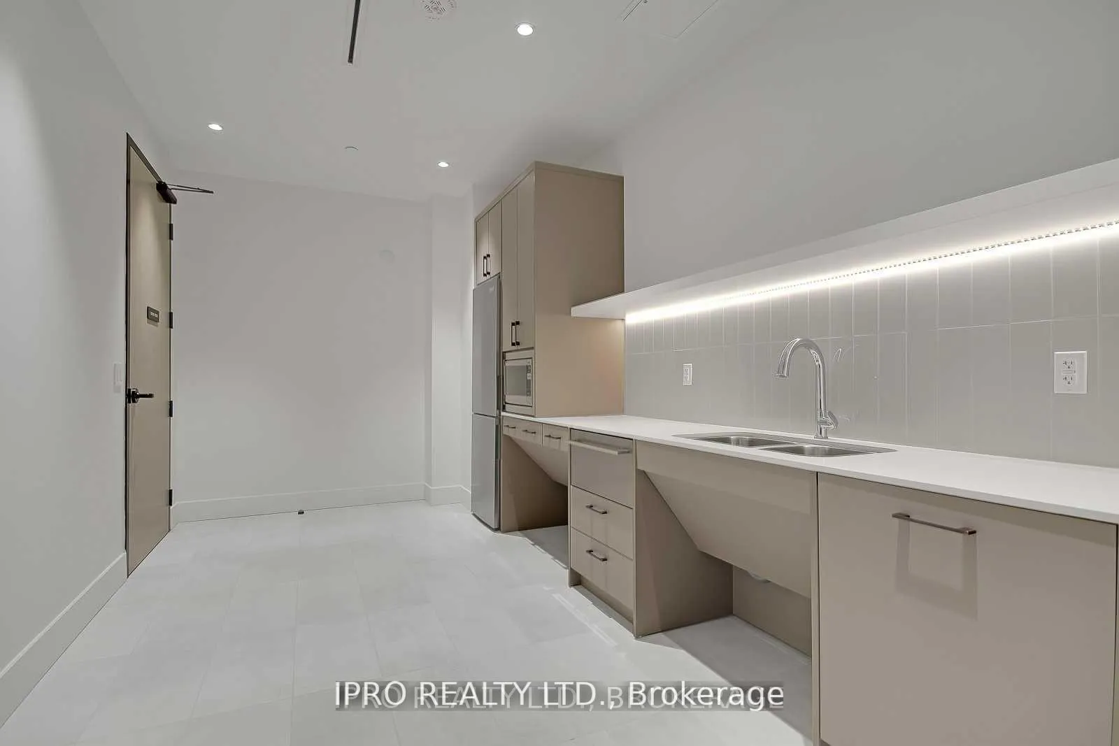 Photo 36 of Unit 2012, 130 River Street, Toronto, Regent Park — HOMEH